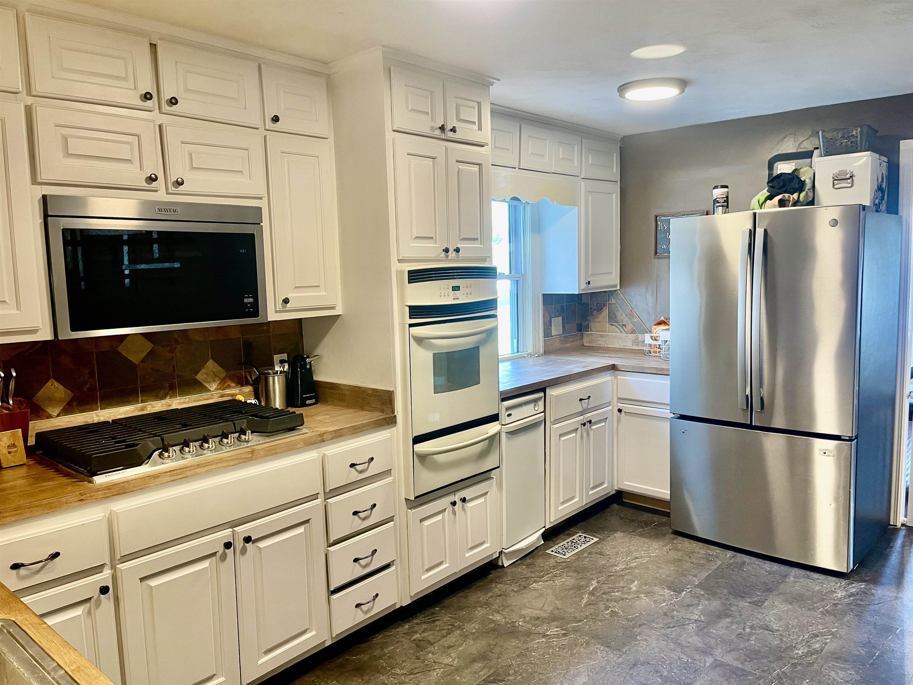 218 Tremont Dr, Owensboro, Kentucky 42303, 4 Bedrooms Bedrooms, ,1 BathroomBathrooms,Single Family Residence,For Sale,Tremont Dr,94637