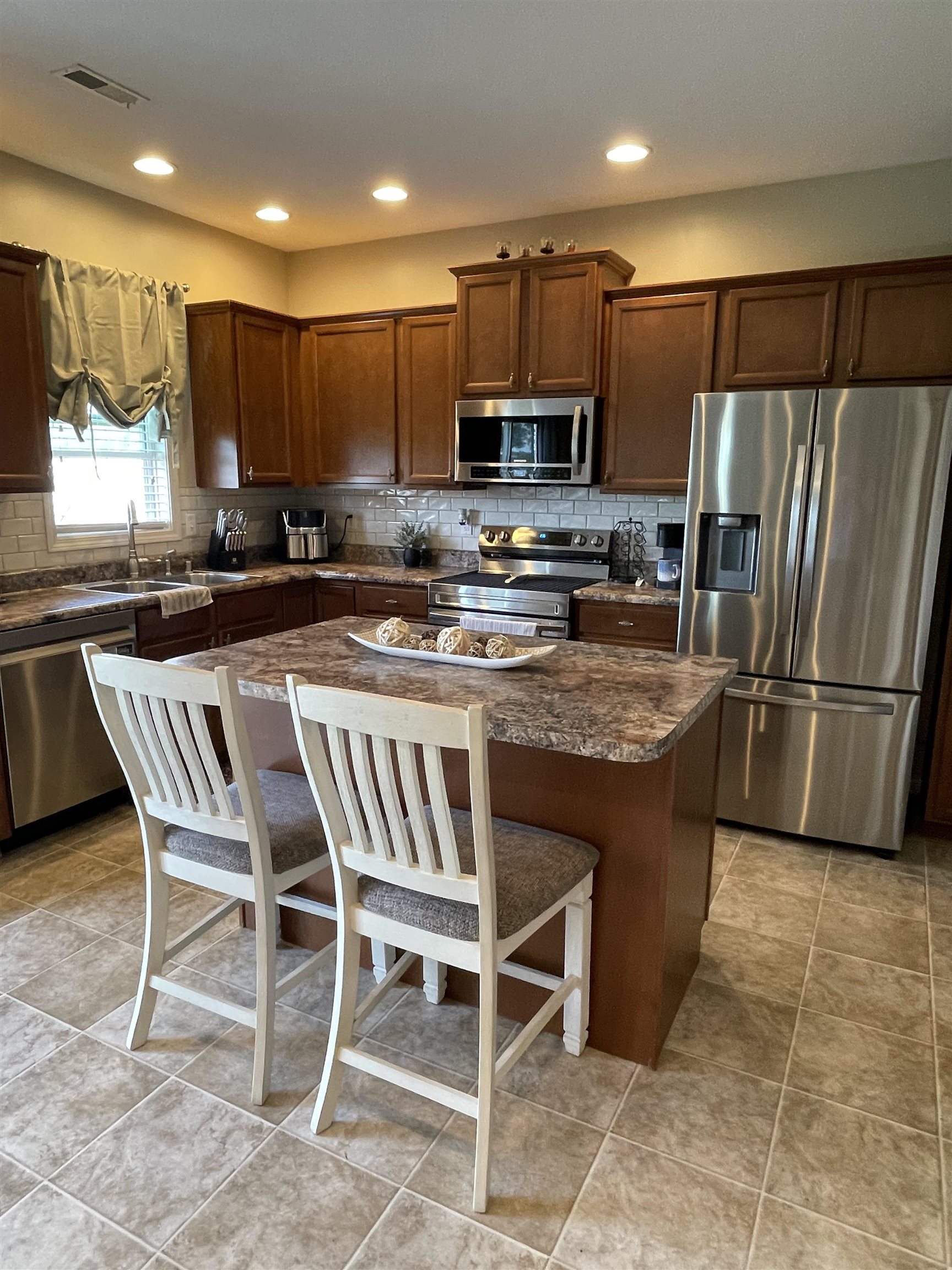 6228 Brookstone Place, Utica, Kentucky 42376, 4 Bedrooms Bedrooms, ,2 BathroomsBathrooms,Single Family Residence,For Sale,Brookstone Place,94638