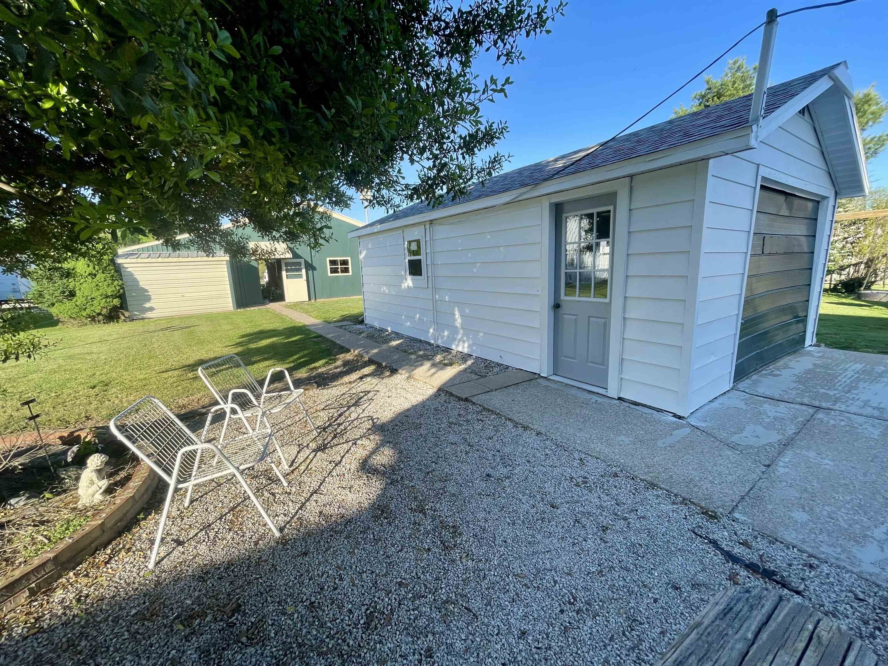 670 Main St, Hawesville, Kentucky 42348, 4 Bedrooms Bedrooms, ,1 BathroomBathrooms,Single Family Residence,For Sale,Main St,94640