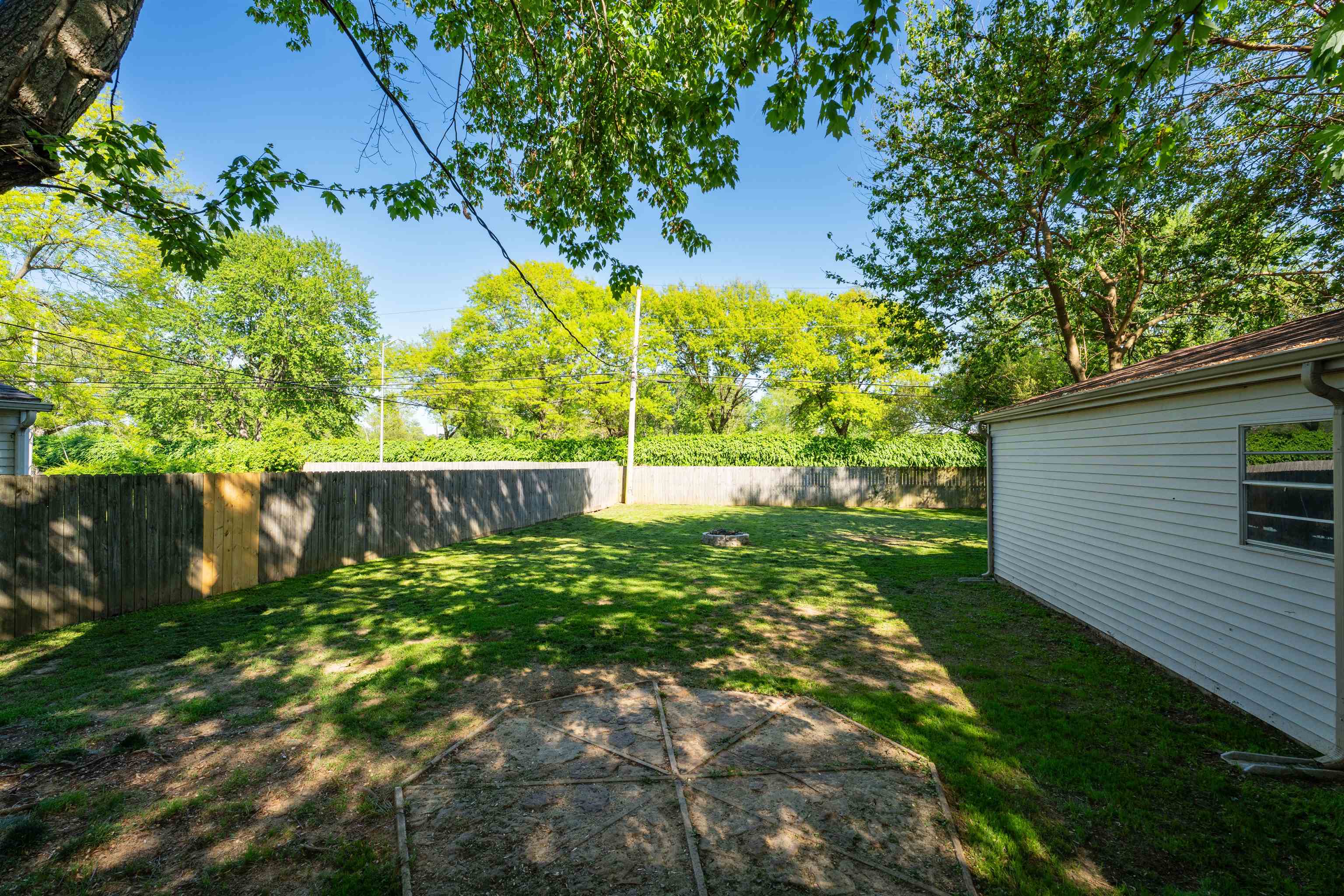 3825 Kipling Dr, Owensboro, Kentucky 42303, 3 Bedrooms Bedrooms, ,1 BathroomBathrooms,Single Family Residence,For Sale,Kipling Dr,94641