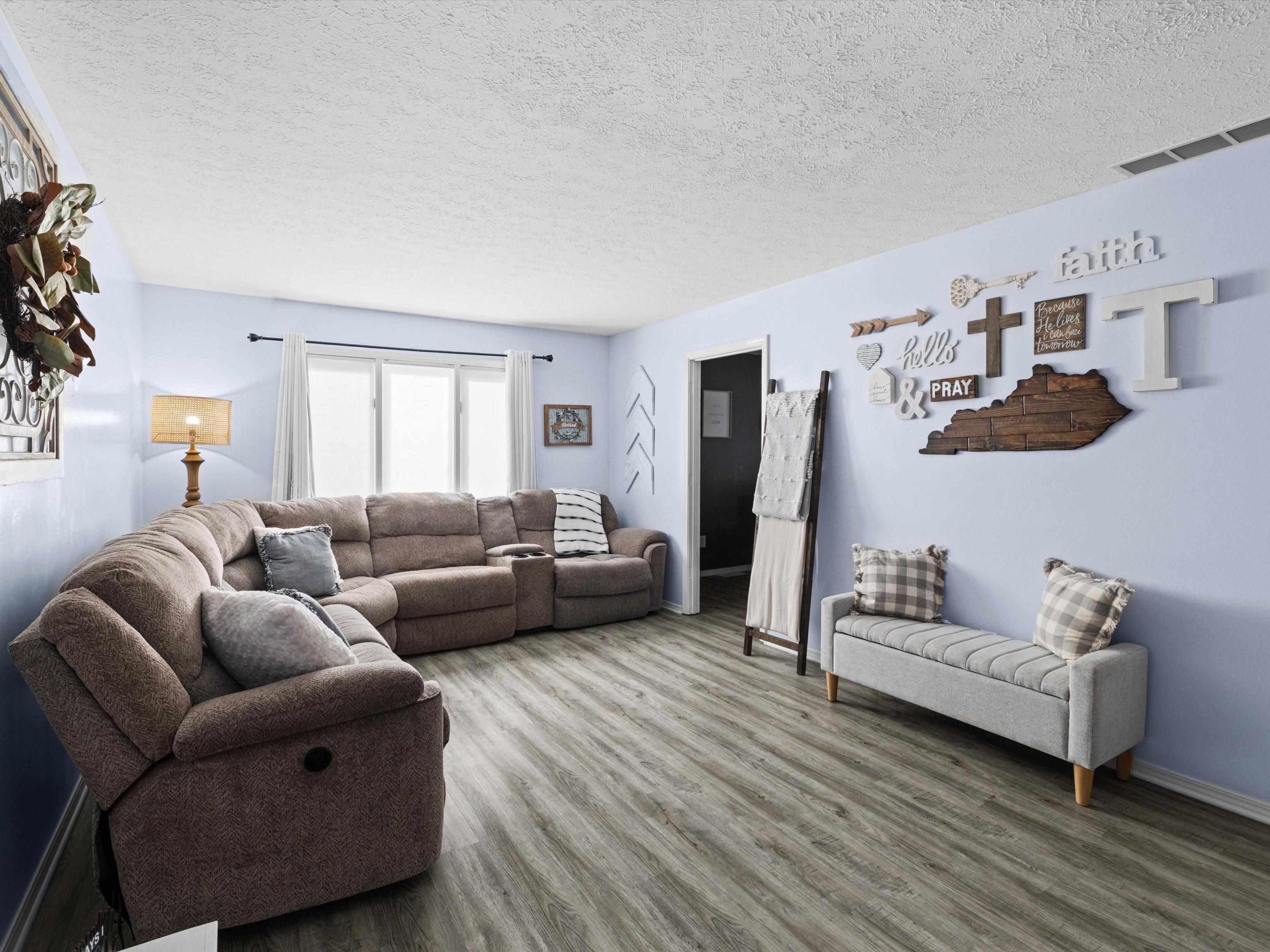 3632 War Admiral Dr, Owensboro, Kentucky 42303, 3 Bedrooms Bedrooms, ,2 BathroomsBathrooms,Single Family Residence,For Sale,War Admiral Dr,94650