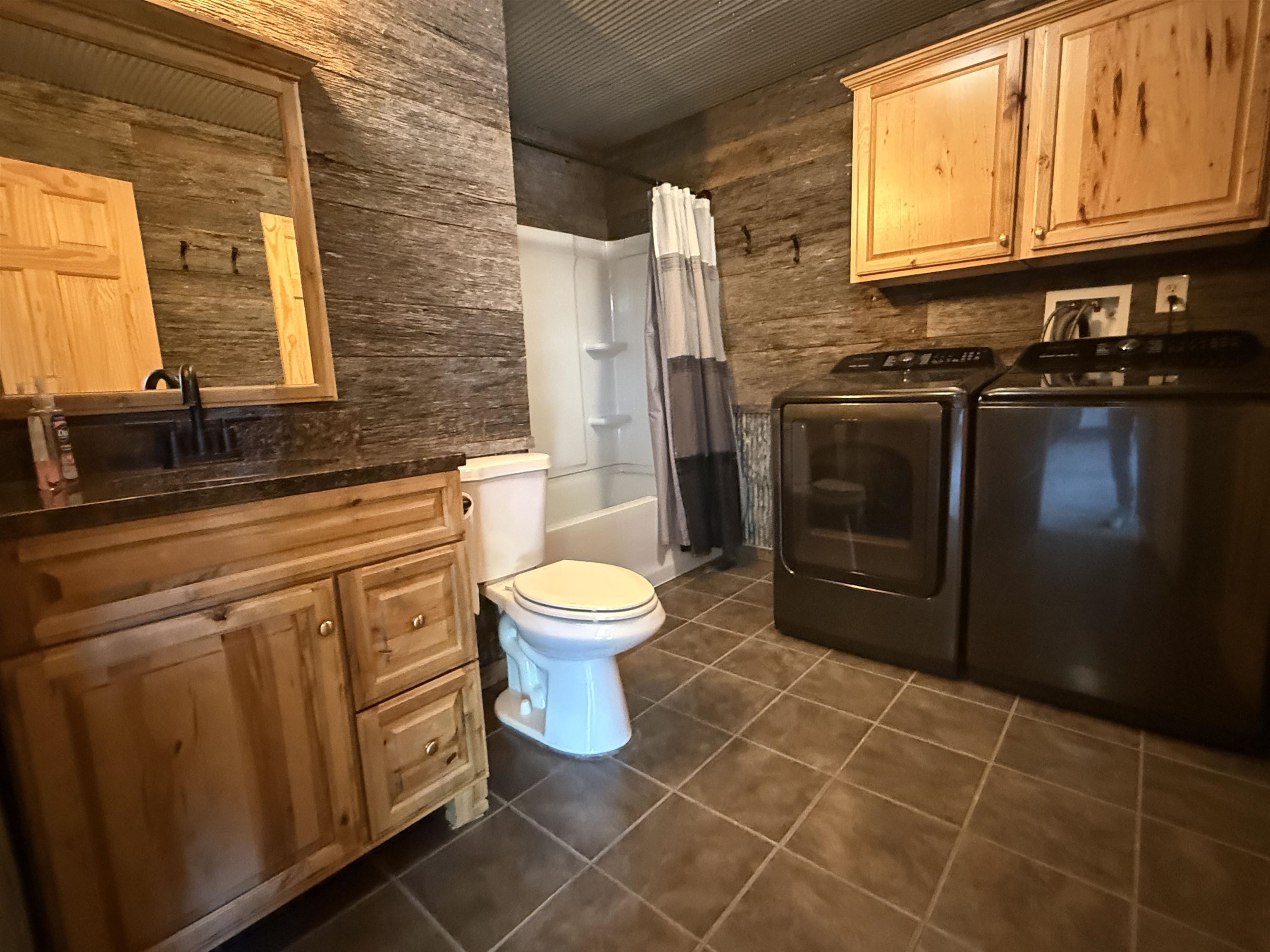 161 Tomahawk Circle, Falls of Rough, Kentucky 40119, 2 Bedrooms Bedrooms, ,1 BathroomBathrooms,Single Family Residence,For Sale,Tomahawk Circle,94654