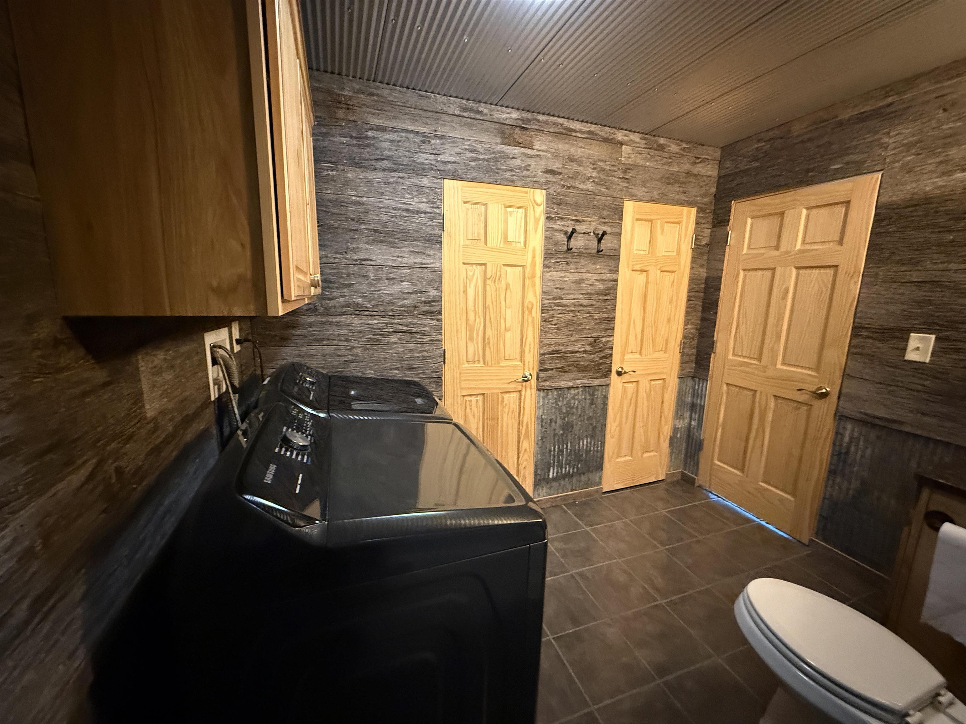 161 Tomahawk Circle, Falls of Rough, Kentucky 40119, 2 Bedrooms Bedrooms, ,1 BathroomBathrooms,Single Family Residence,For Sale,Tomahawk Circle,94654