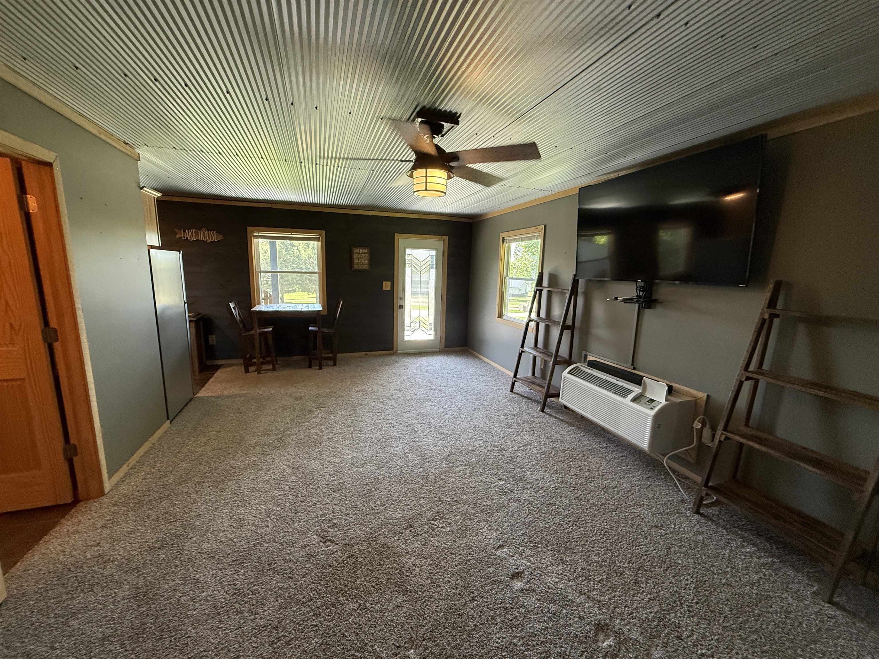 161 Tomahawk Circle, Falls of Rough, Kentucky 40119, 2 Bedrooms Bedrooms, ,1 BathroomBathrooms,Single Family Residence,For Sale,Tomahawk Circle,94654