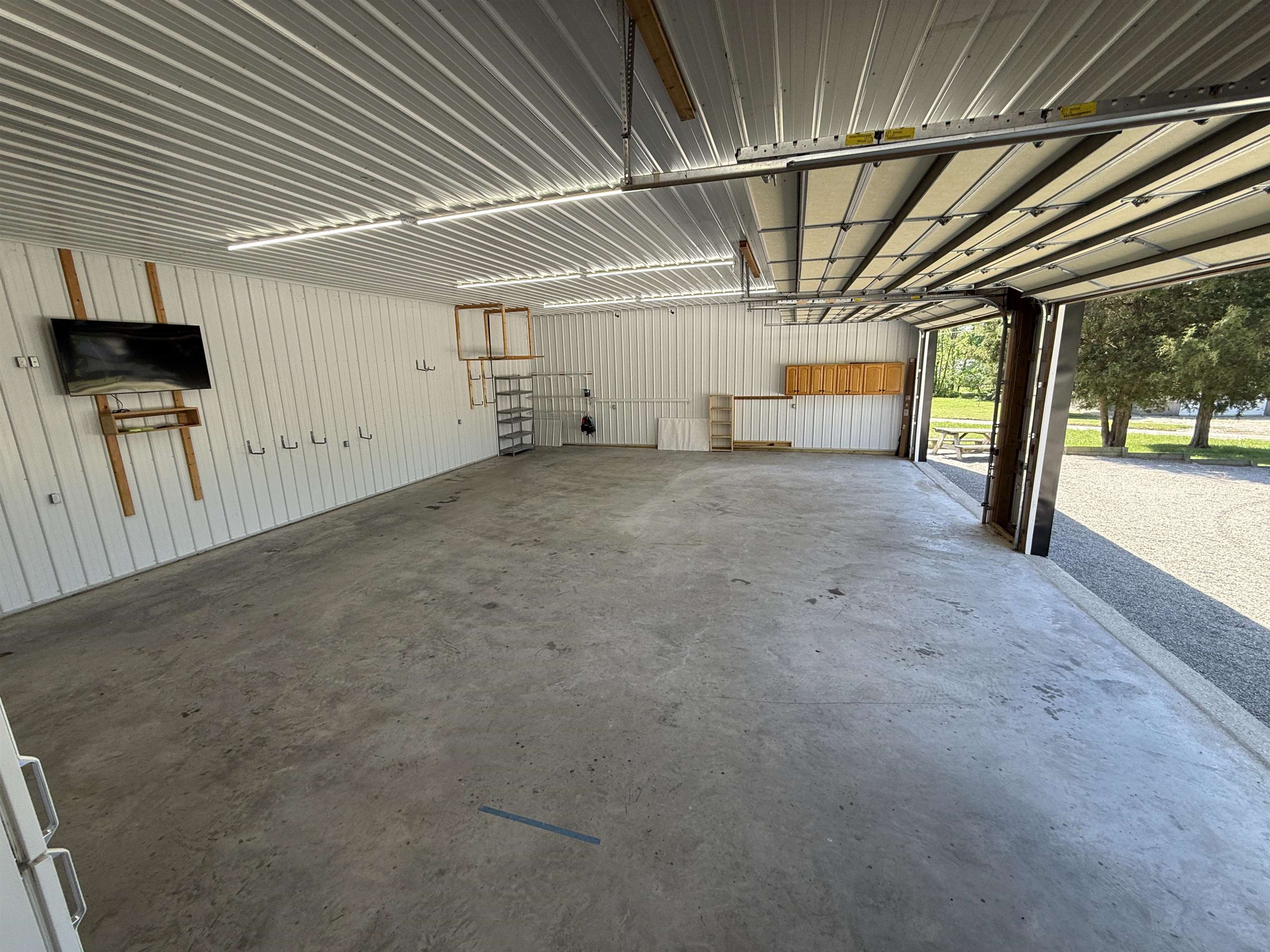 161 Tomahawk Circle, Falls of Rough, Kentucky 40119, 2 Bedrooms Bedrooms, ,1 BathroomBathrooms,Single Family Residence,For Sale,Tomahawk Circle,94654