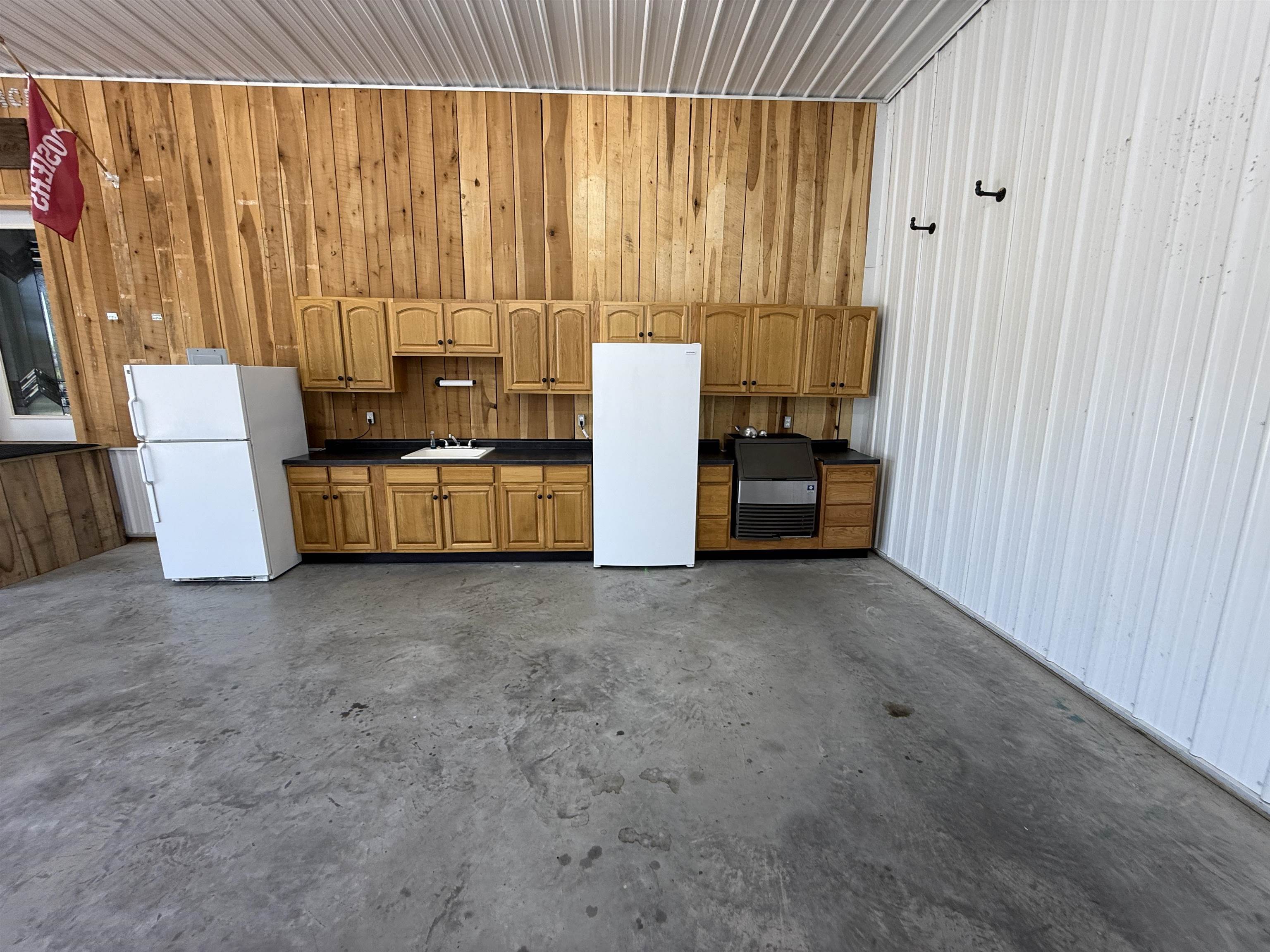 161 Tomahawk Circle, Falls of Rough, Kentucky 40119, 2 Bedrooms Bedrooms, ,1 BathroomBathrooms,Single Family Residence,For Sale,Tomahawk Circle,94654