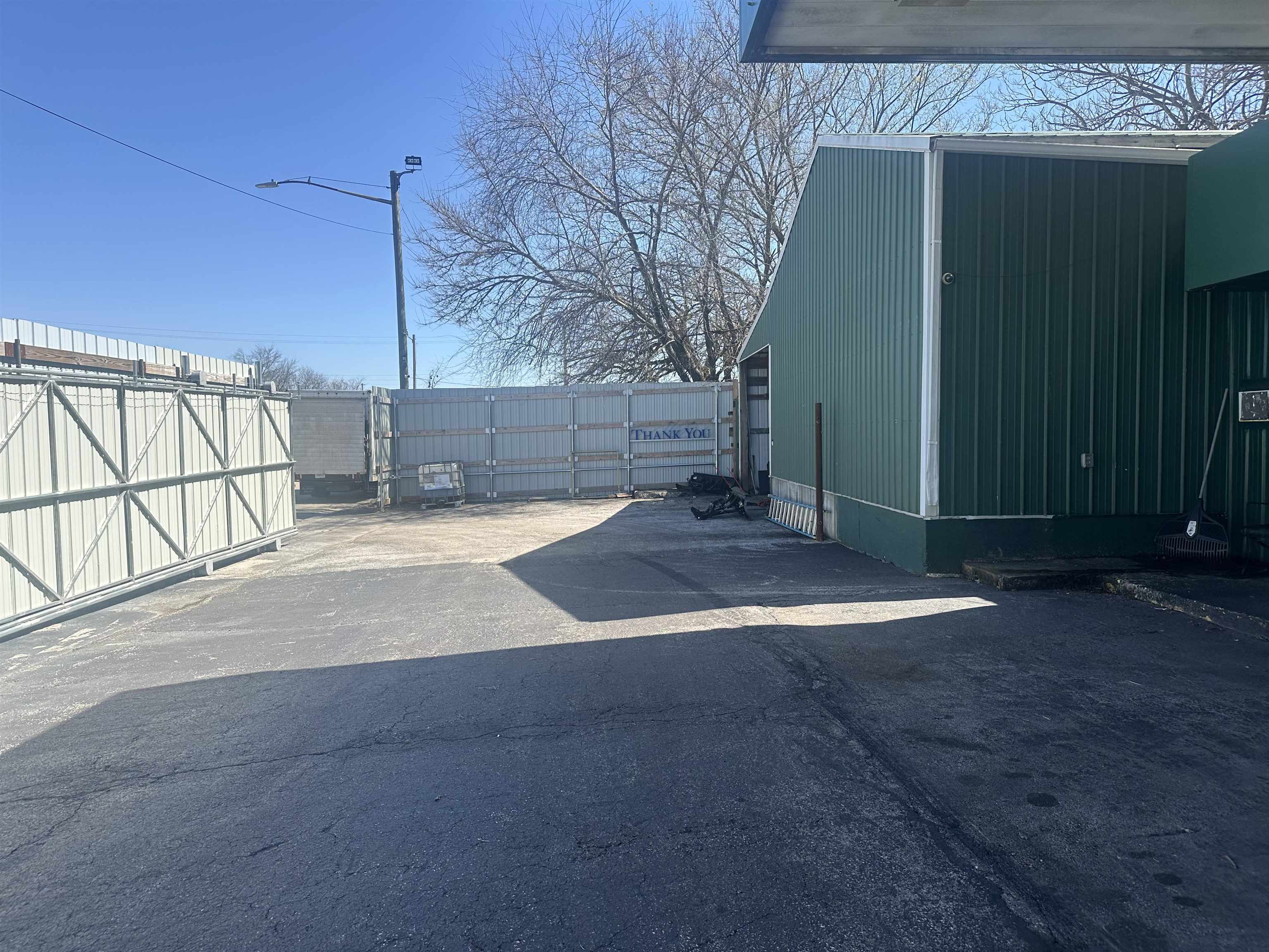 327 6th Ave, Bowling Green, Kentucky 42101, ,Mixed Use,For Sale,6th Ave,94658