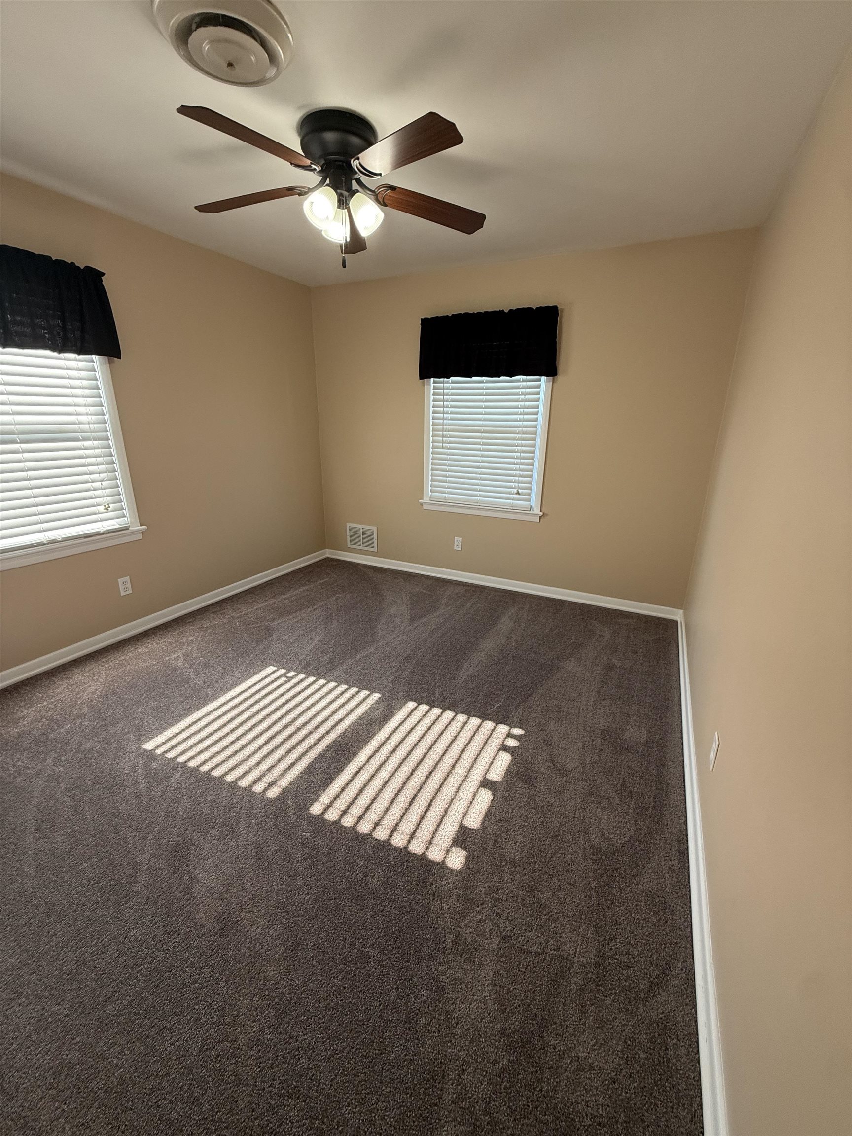 130 Stockton Dr, Owensboro, Kentucky 42303, 4 Bedrooms Bedrooms, ,2 BathroomsBathrooms,Single Family Residence,For Sale,Stockton Dr,94664