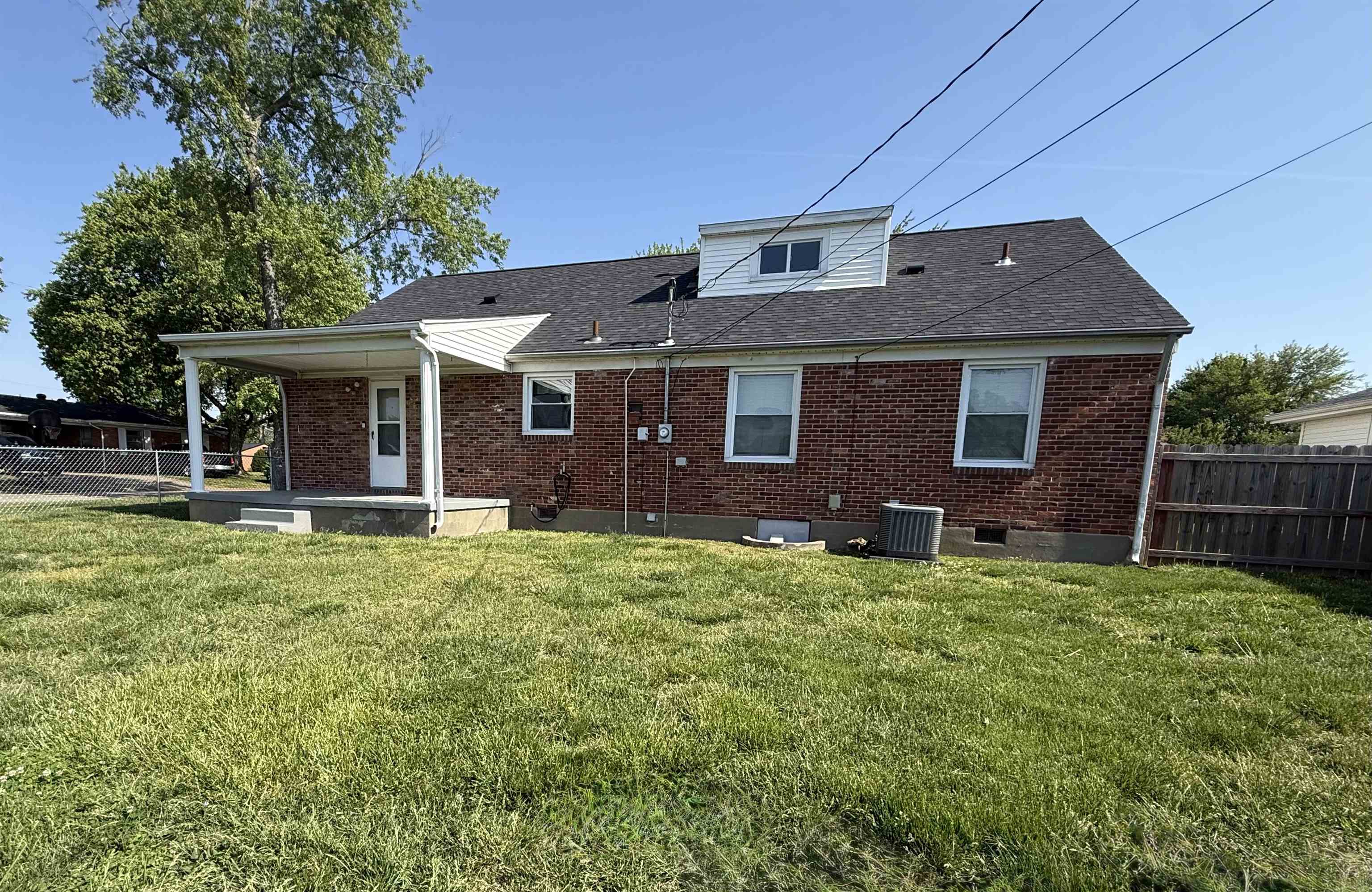 130 Stockton Dr, Owensboro, Kentucky 42303, 4 Bedrooms Bedrooms, ,2 BathroomsBathrooms,Single Family Residence,For Sale,Stockton Dr,94664