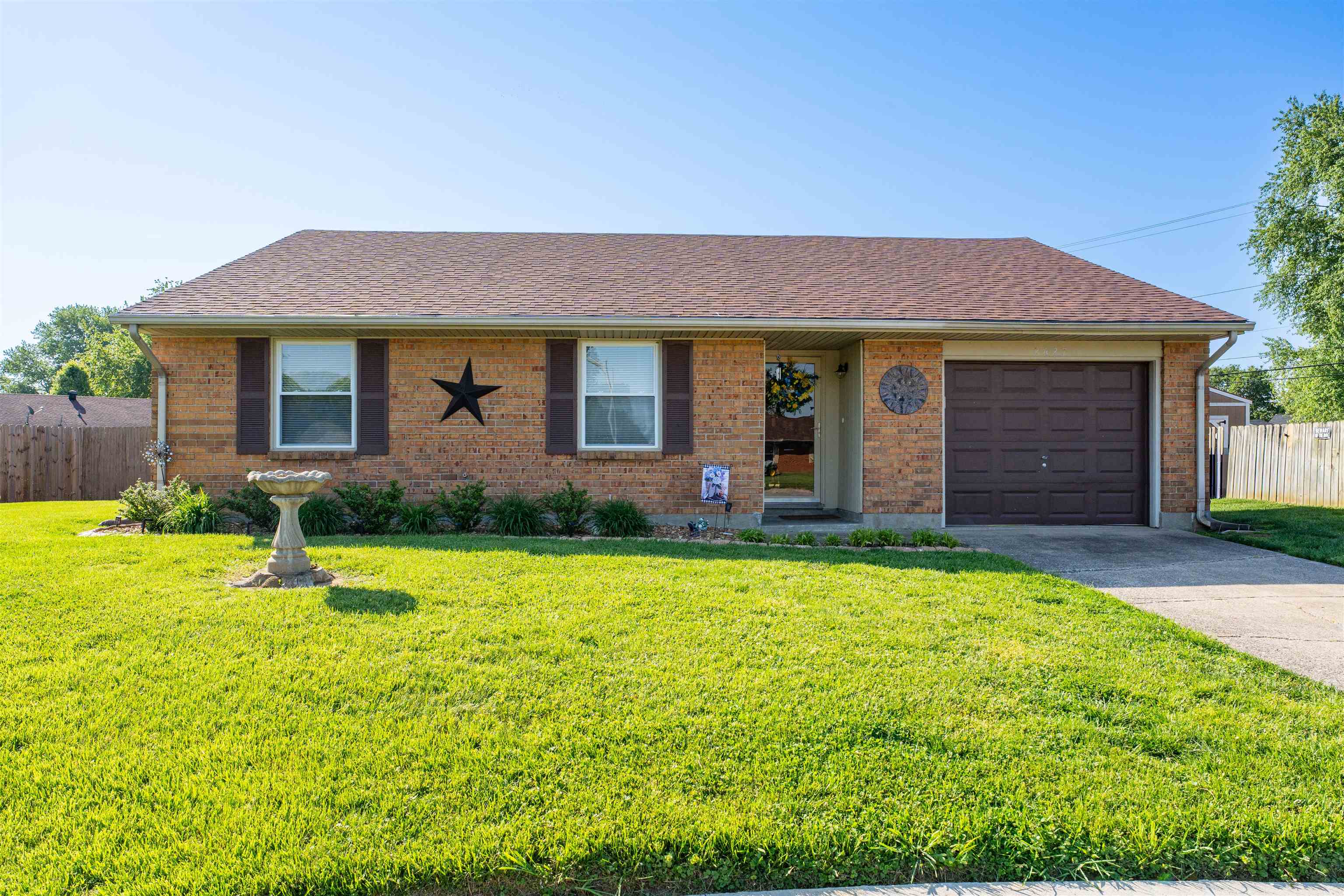 2427 Latrobe Ave, Owensboro, Kentucky 42301, 3 Bedrooms Bedrooms, ,2 BathroomsBathrooms,Single Family Residence,For Sale,Latrobe Ave,94668