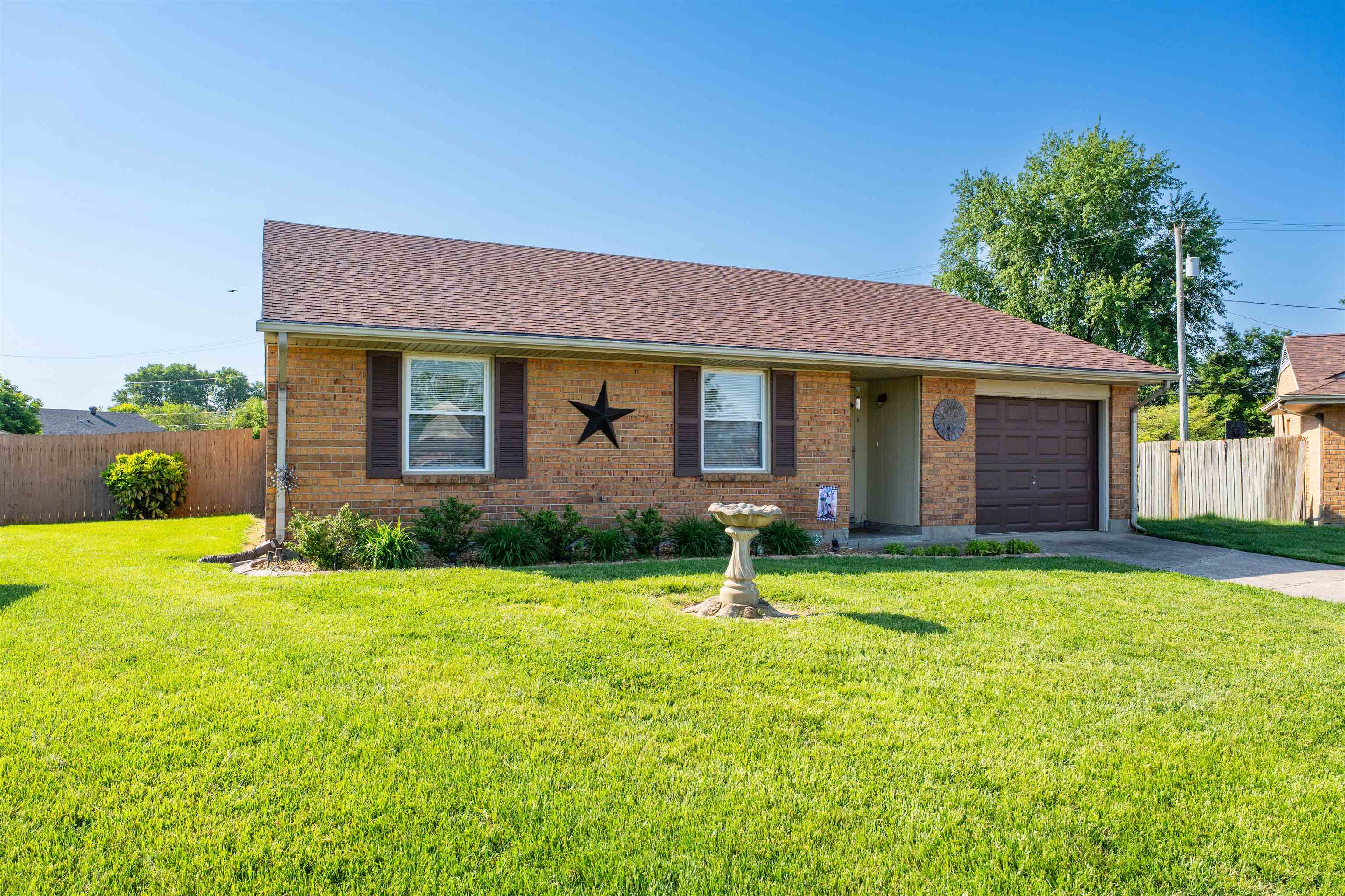 2427 Latrobe Ave, Owensboro, Kentucky 42301, 3 Bedrooms Bedrooms, ,2 BathroomsBathrooms,Single Family Residence,For Sale,Latrobe Ave,94668