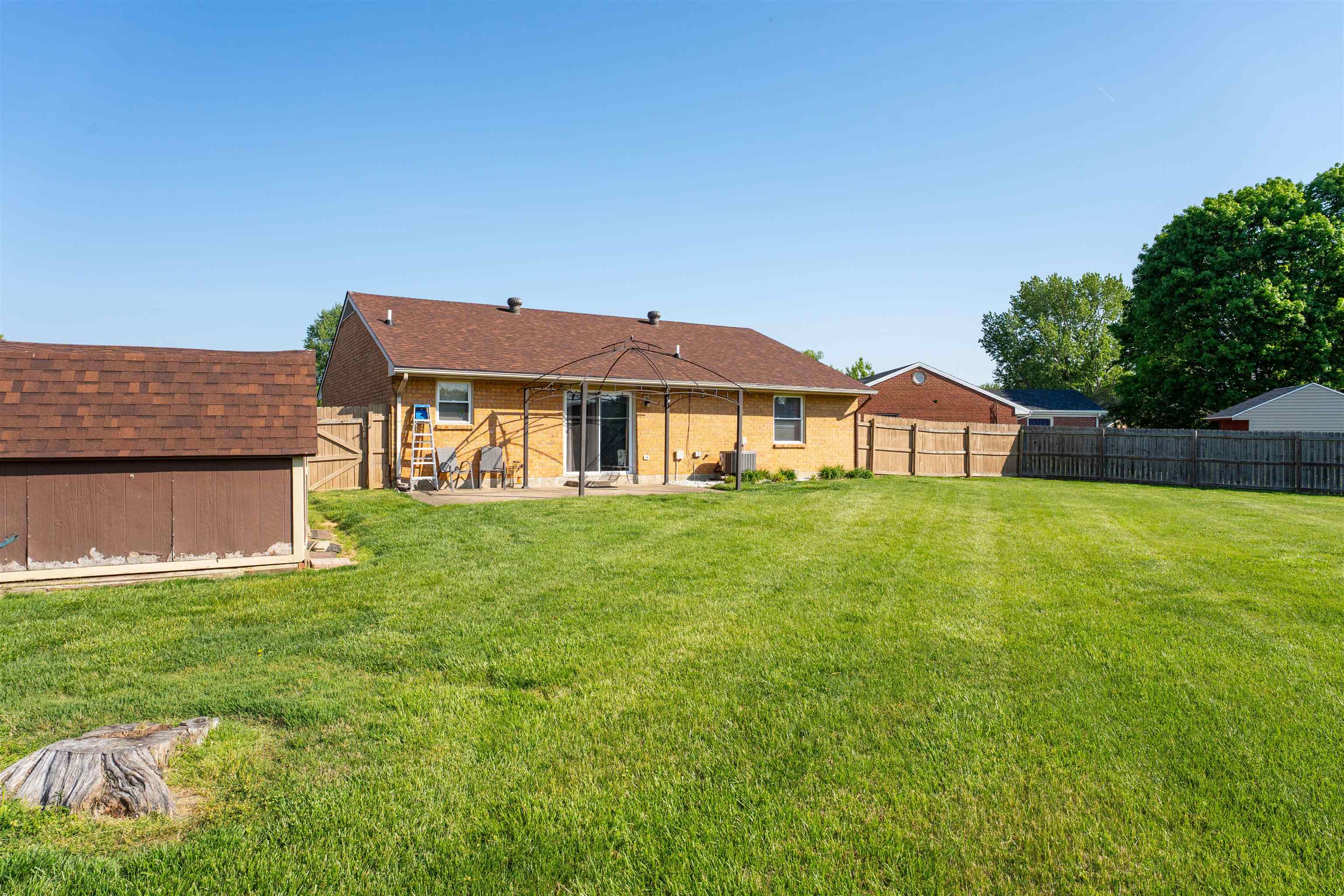 2427 Latrobe Ave, Owensboro, Kentucky 42301, 3 Bedrooms Bedrooms, ,2 BathroomsBathrooms,Single Family Residence,For Sale,Latrobe Ave,94668