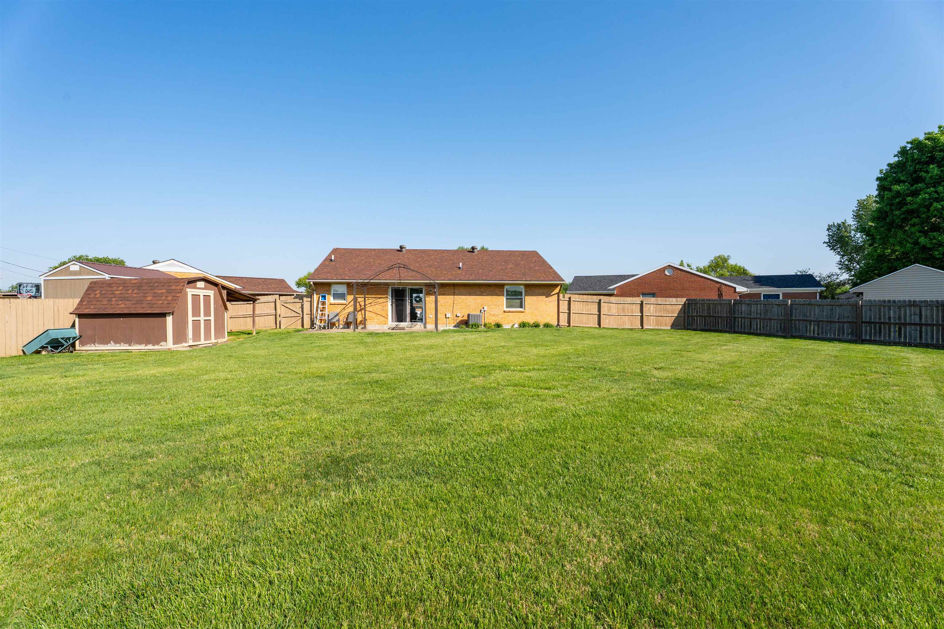 2427 Latrobe Ave, Owensboro, Kentucky 42301, 3 Bedrooms Bedrooms, ,2 BathroomsBathrooms,Single Family Residence,For Sale,Latrobe Ave,94668