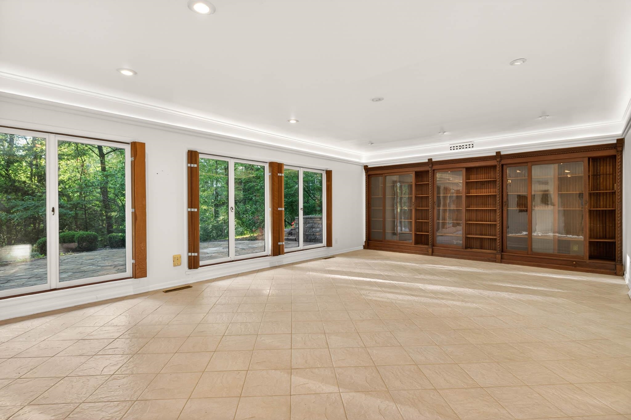 4460 Greenacre, Owensboro, Kentucky 42303, 4 Bedrooms Bedrooms, ,2 BathroomsBathrooms,Single Family Residence,For Sale,Greenacre,94676