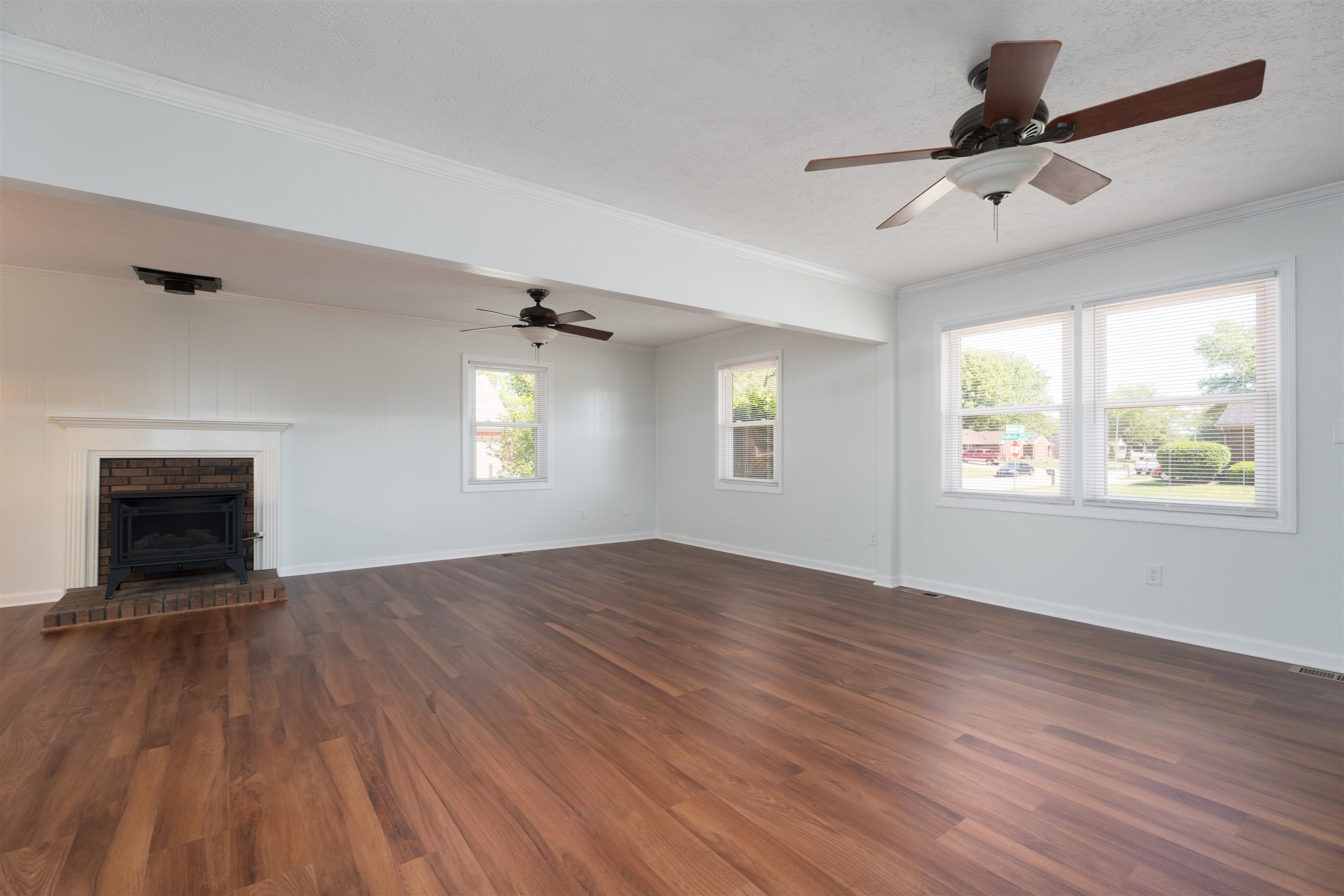 2352 Bulfinch Ave, Owensboro, Kentucky 42301, 4 Bedrooms Bedrooms, ,2 BathroomsBathrooms,Single Family Residence,For Sale,Bulfinch Ave,94677