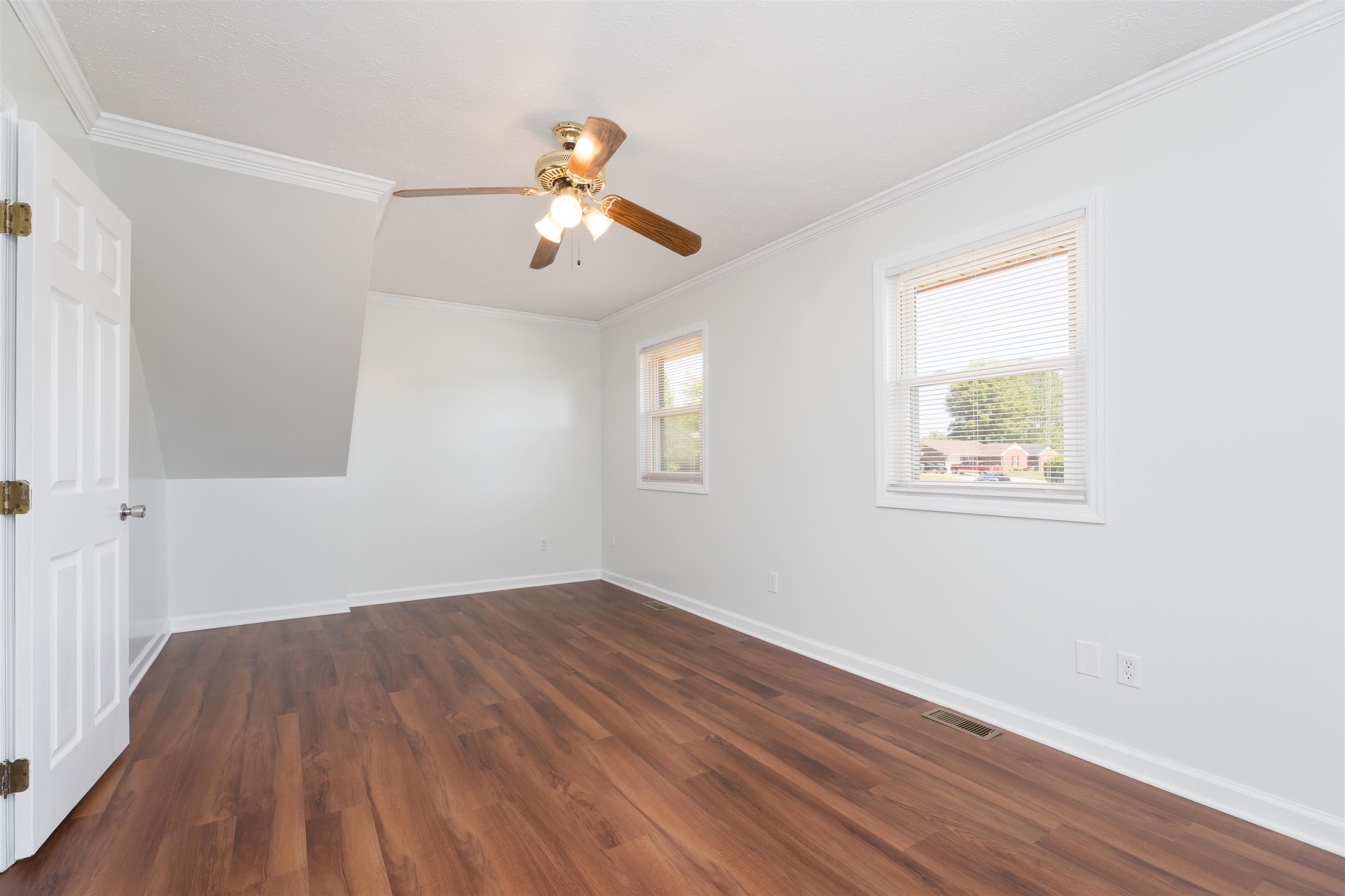 2352 Bulfinch Ave, Owensboro, Kentucky 42301, 4 Bedrooms Bedrooms, ,2 BathroomsBathrooms,Single Family Residence,For Sale,Bulfinch Ave,94677