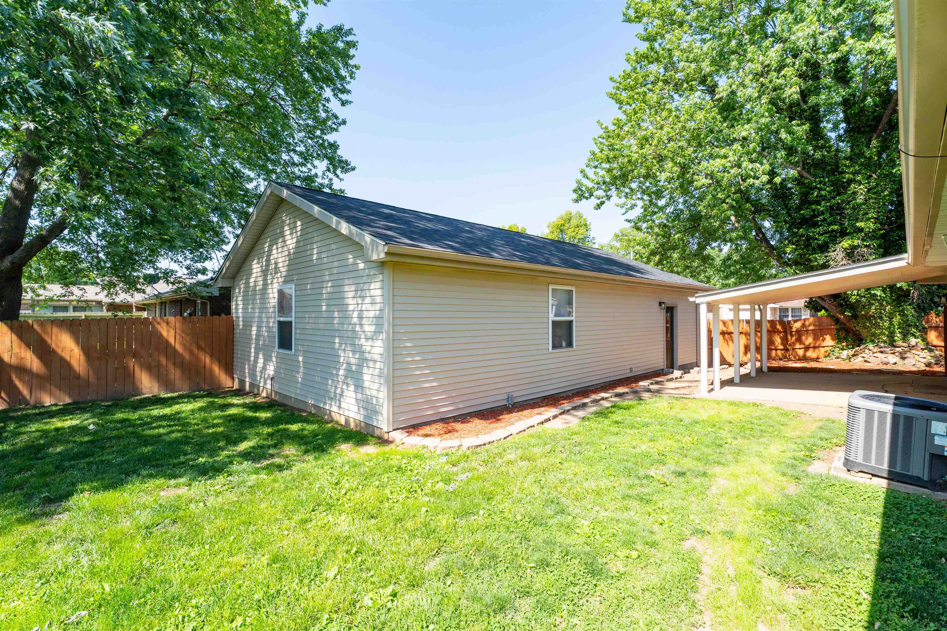 2352 Bulfinch Ave, Owensboro, Kentucky 42301, 4 Bedrooms Bedrooms, ,2 BathroomsBathrooms,Single Family Residence,For Sale,Bulfinch Ave,94677