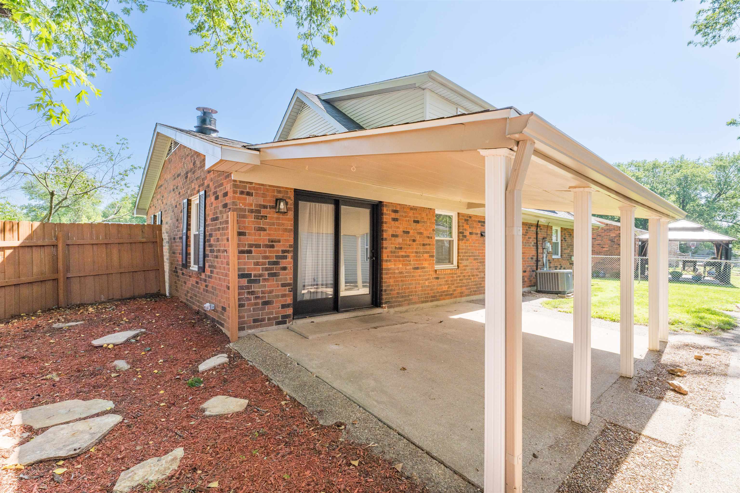 2352 Bulfinch Ave, Owensboro, Kentucky 42301, 4 Bedrooms Bedrooms, ,2 BathroomsBathrooms,Single Family Residence,For Sale,Bulfinch Ave,94677