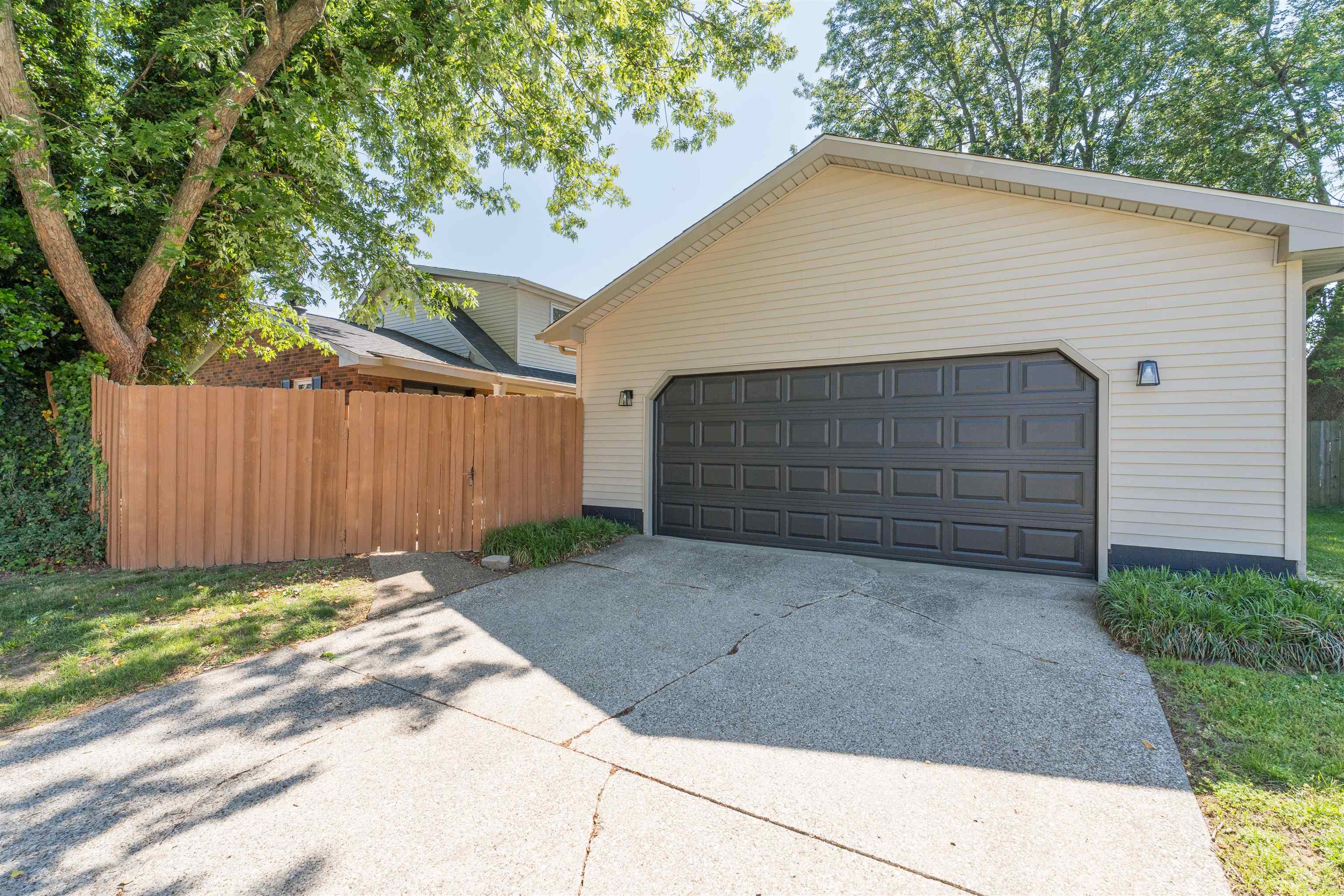 2352 Bulfinch Ave, Owensboro, Kentucky 42301, 4 Bedrooms Bedrooms, ,2 BathroomsBathrooms,Single Family Residence,For Sale,Bulfinch Ave,94677