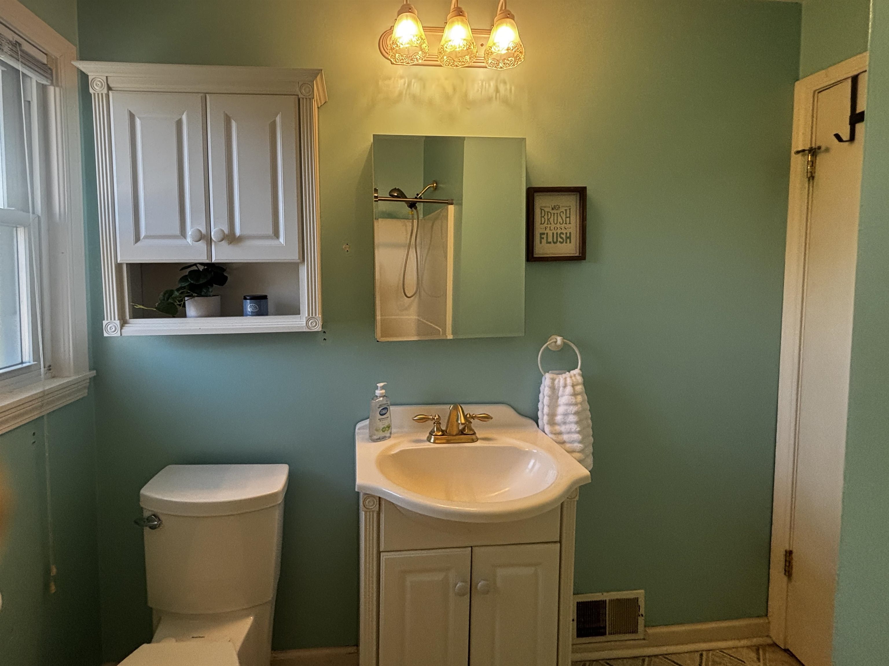 4624 W 5th Street Road, Owensboro, Kentucky 42301, 3 Bedrooms Bedrooms, ,2 BathroomsBathrooms,Single Family Residence,For Sale,W 5th Street Road,94680