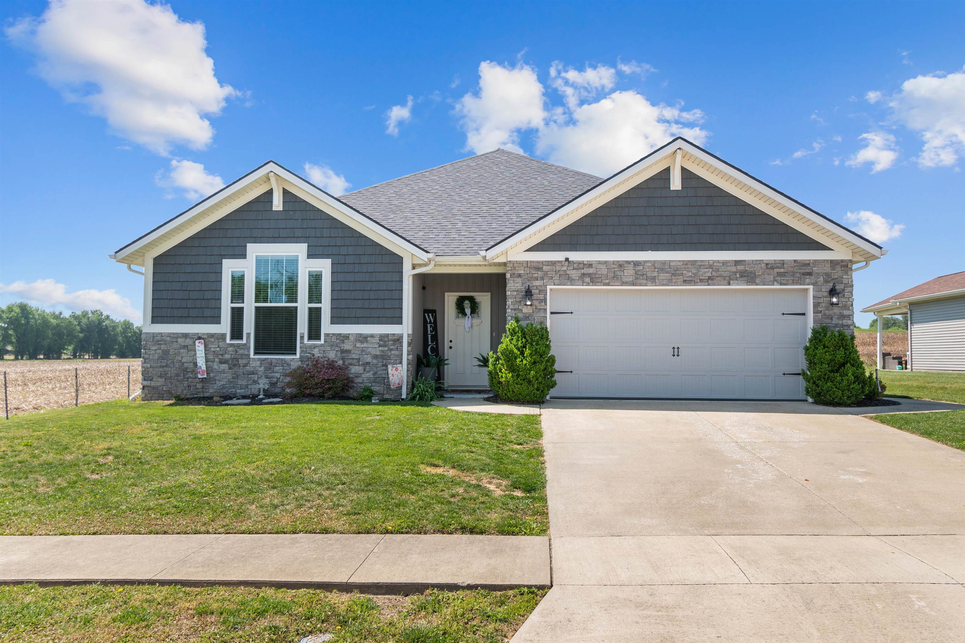 2344 Platinum Place, Owensboro, Kentucky 42303, 4 Bedrooms Bedrooms, ,2 BathroomsBathrooms,Single Family Residence,For Sale,Platinum Place,94681