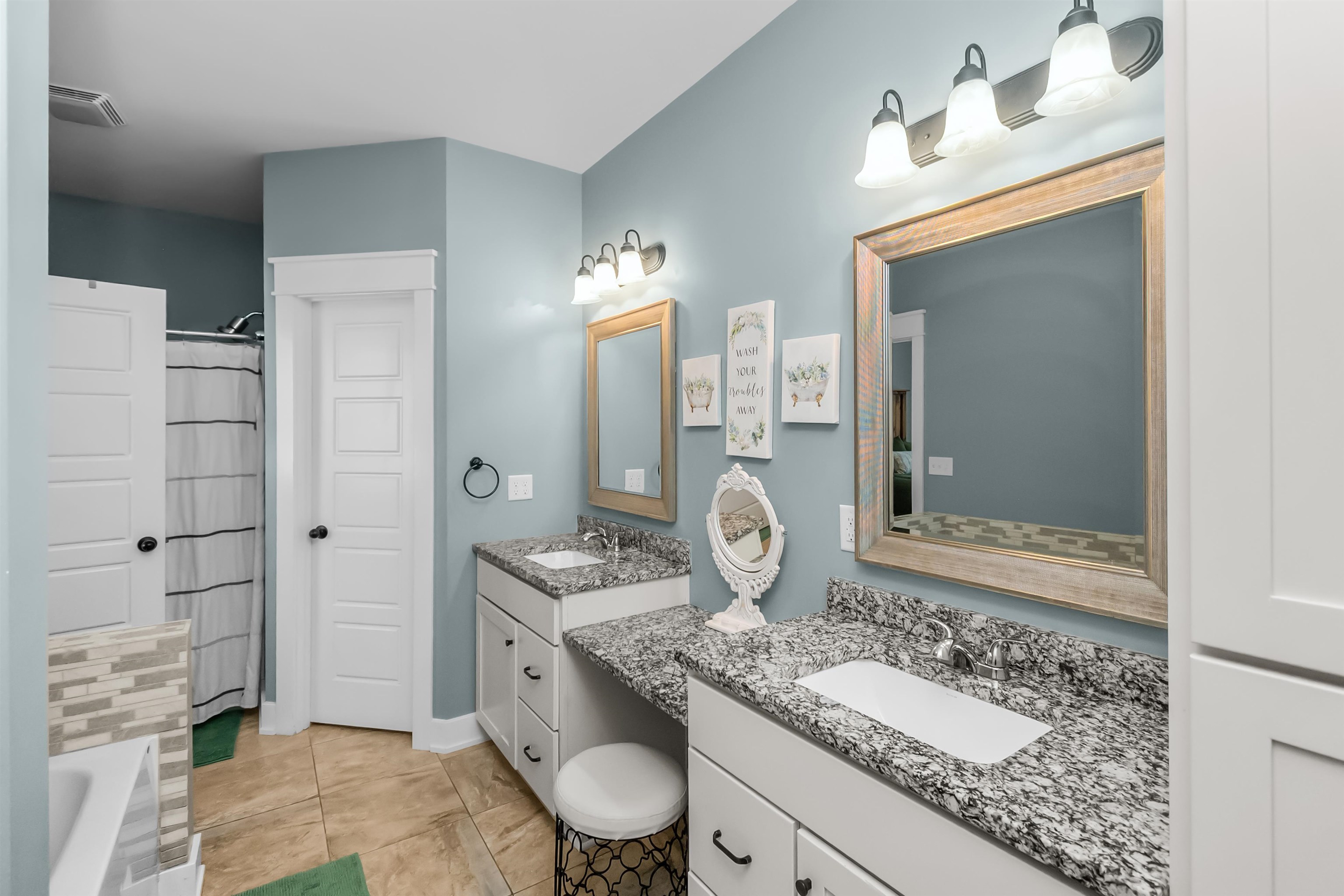 2344 Platinum Place, Owensboro, Kentucky 42303, 4 Bedrooms Bedrooms, ,2 BathroomsBathrooms,Single Family Residence,For Sale,Platinum Place,94681