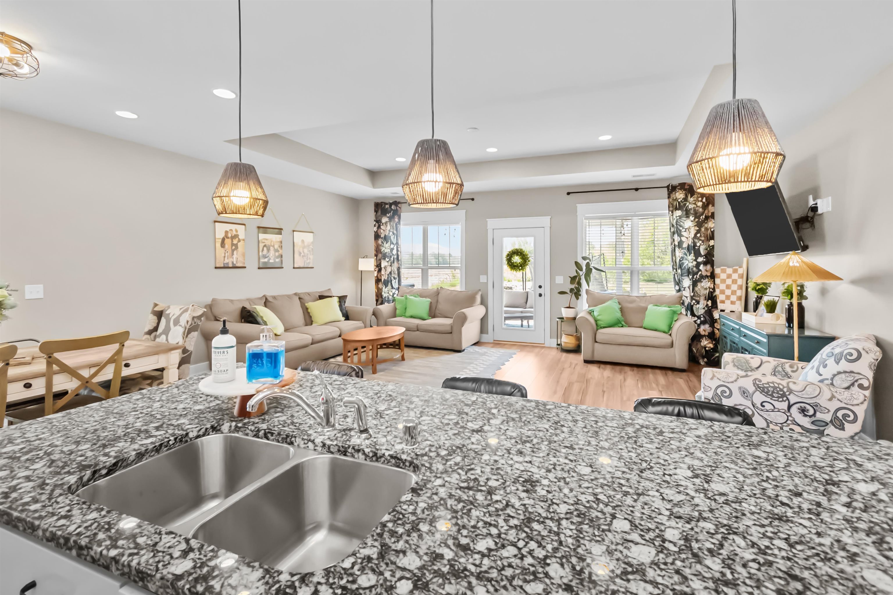 2344 Platinum Place, Owensboro, Kentucky 42303, 4 Bedrooms Bedrooms, ,2 BathroomsBathrooms,Single Family Residence,For Sale,Platinum Place,94681