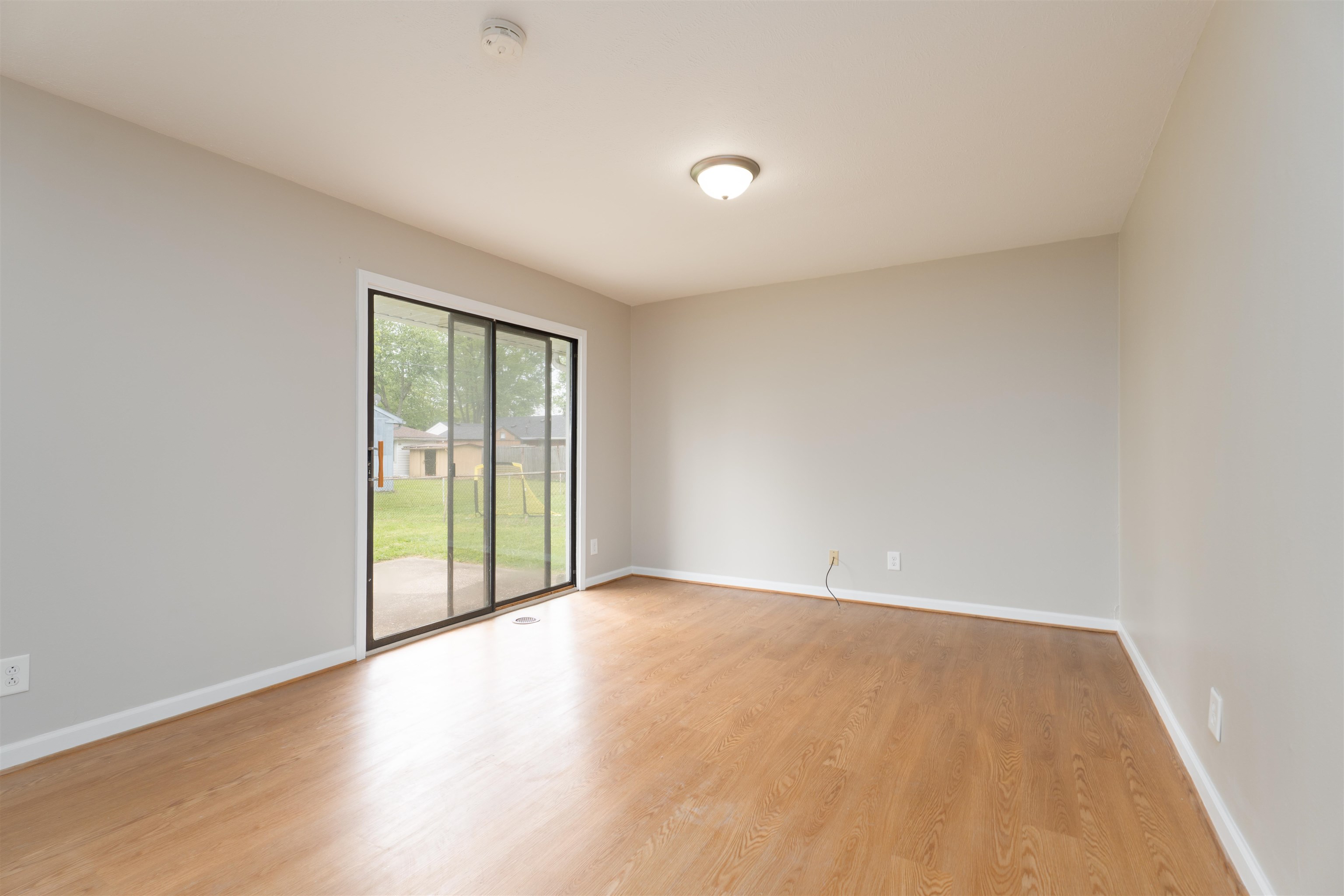 2200 Dickey Dr., Owensboro, Kentucky 42301, 3 Bedrooms Bedrooms, ,1 BathroomBathrooms,Single Family Residence,For Sale,Dickey Dr.,94689