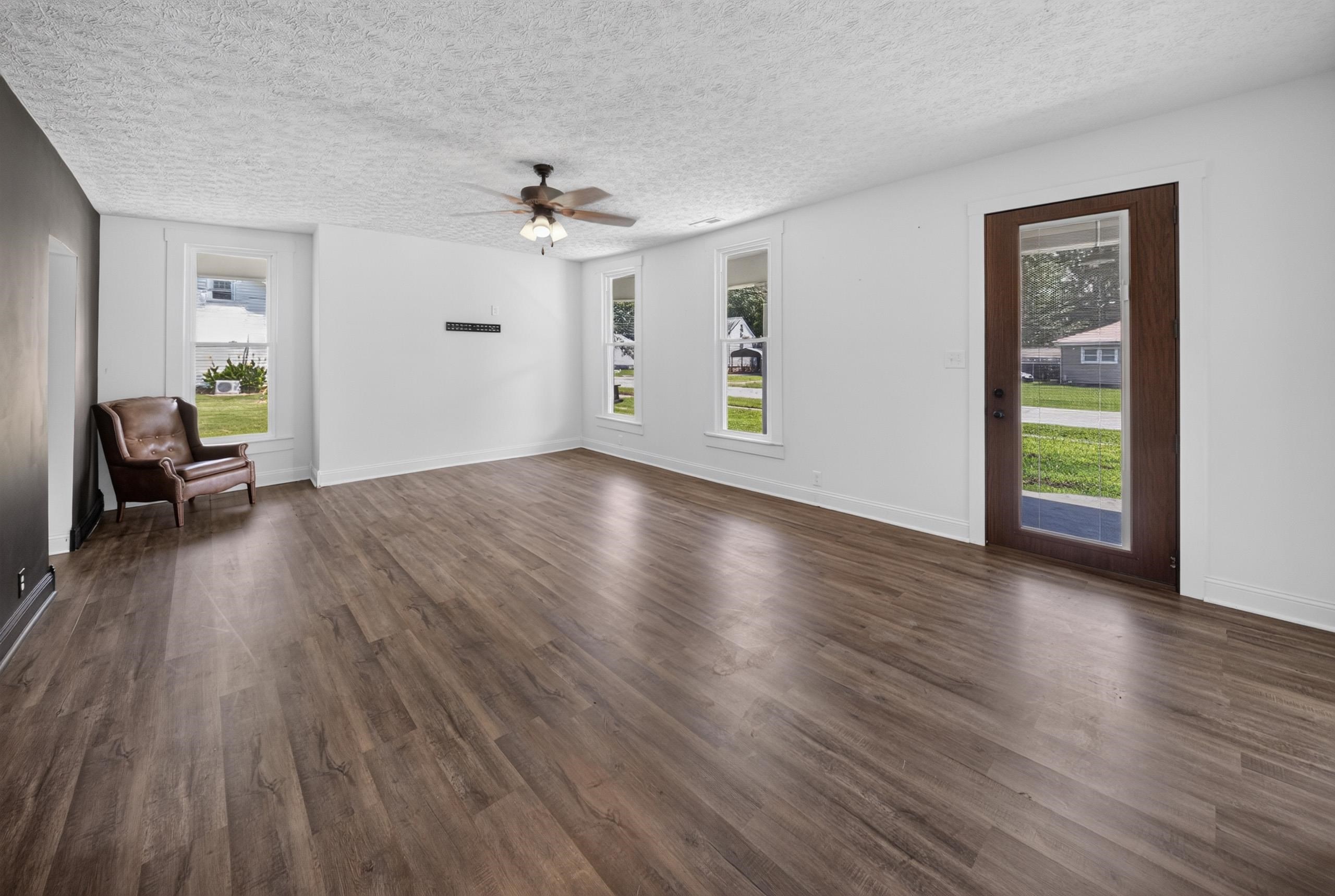 303 Oakwood Dr, Hartford, Kentucky 42347, 4 Bedrooms Bedrooms, ,2 BathroomsBathrooms,Single Family Residence,For Sale,Oakwood Dr,94711