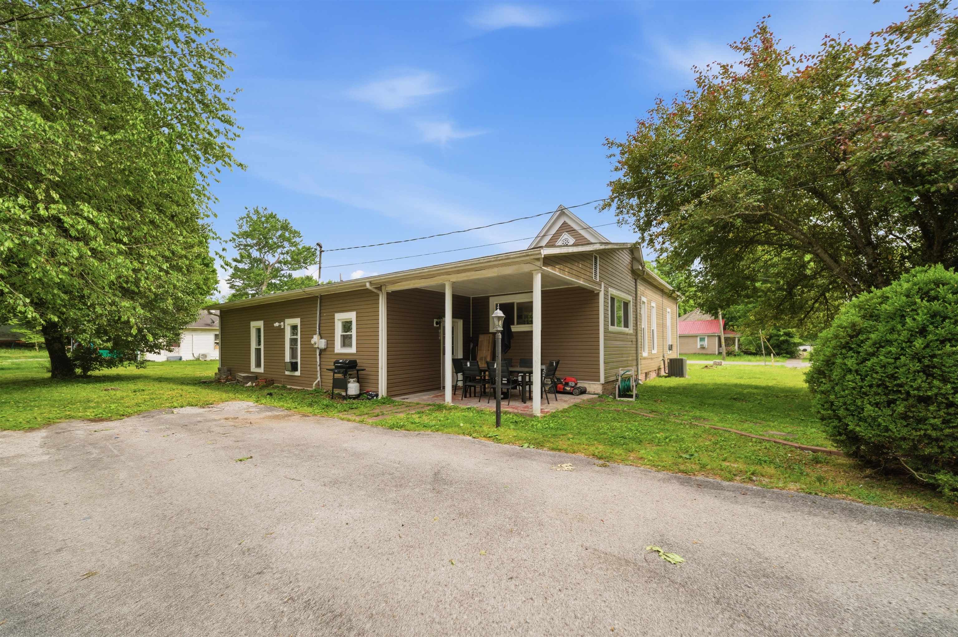 303 Oakwood Dr, Hartford, Kentucky 42347, 4 Bedrooms Bedrooms, ,2 BathroomsBathrooms,Single Family Residence,For Sale,Oakwood Dr,94711
