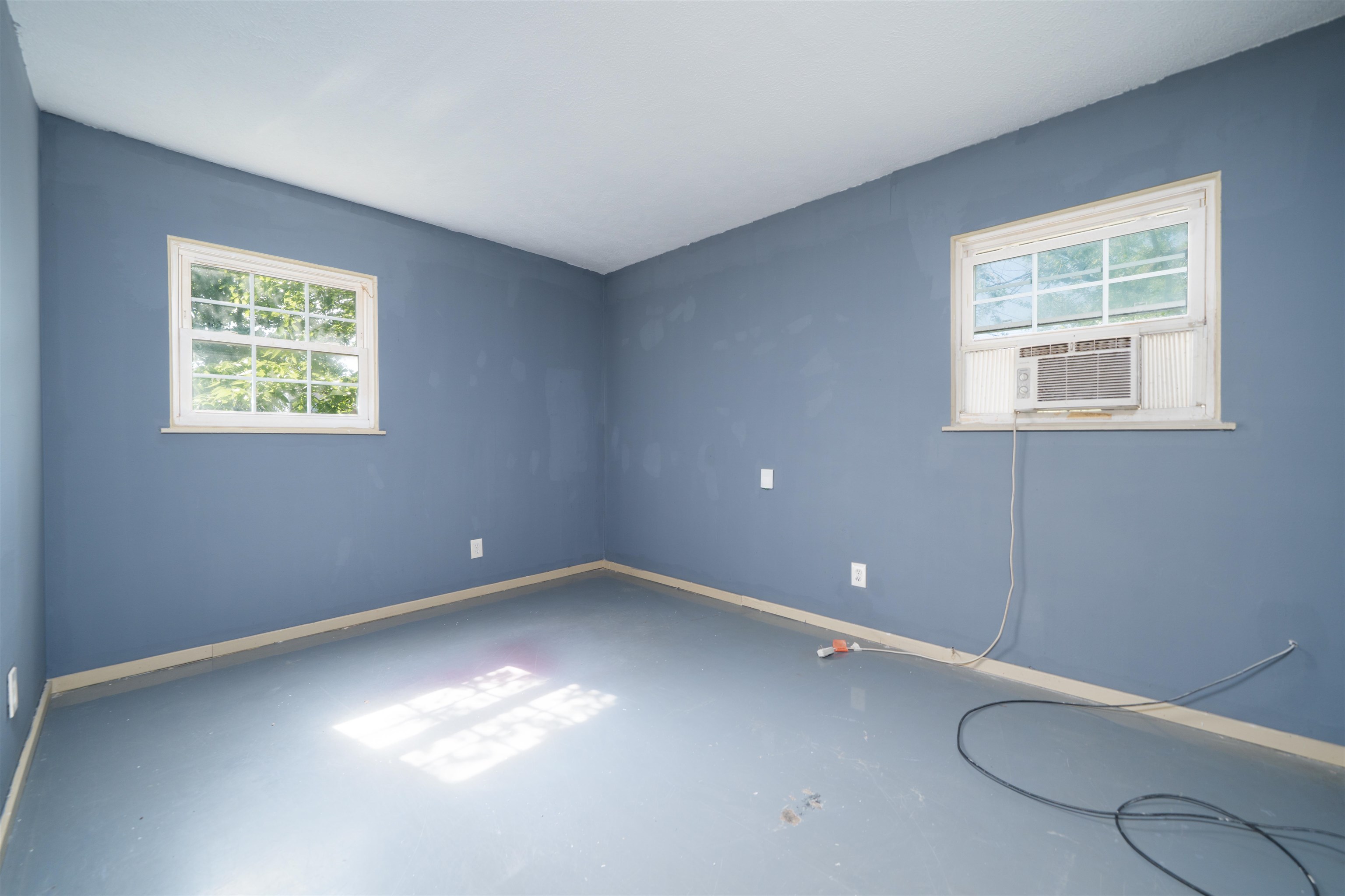 2731 West 10th St., Owensboro, Kentucky 42301, 3 Bedrooms Bedrooms, ,1 BathroomBathrooms,Single Family Residence,For Sale,West 10th St.,94731