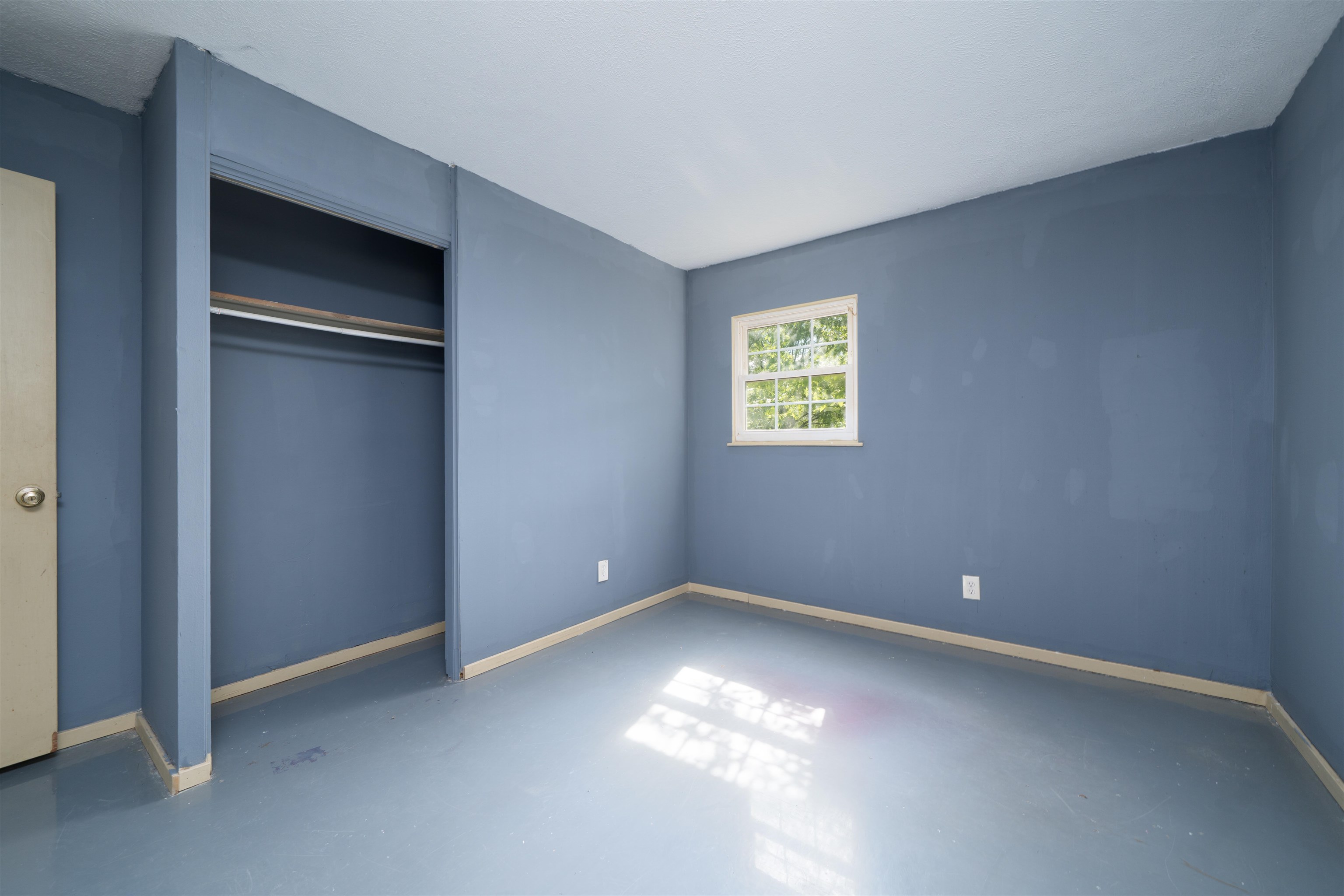 2731 West 10th St., Owensboro, Kentucky 42301, 3 Bedrooms Bedrooms, ,1 BathroomBathrooms,Single Family Residence,For Sale,West 10th St.,94731