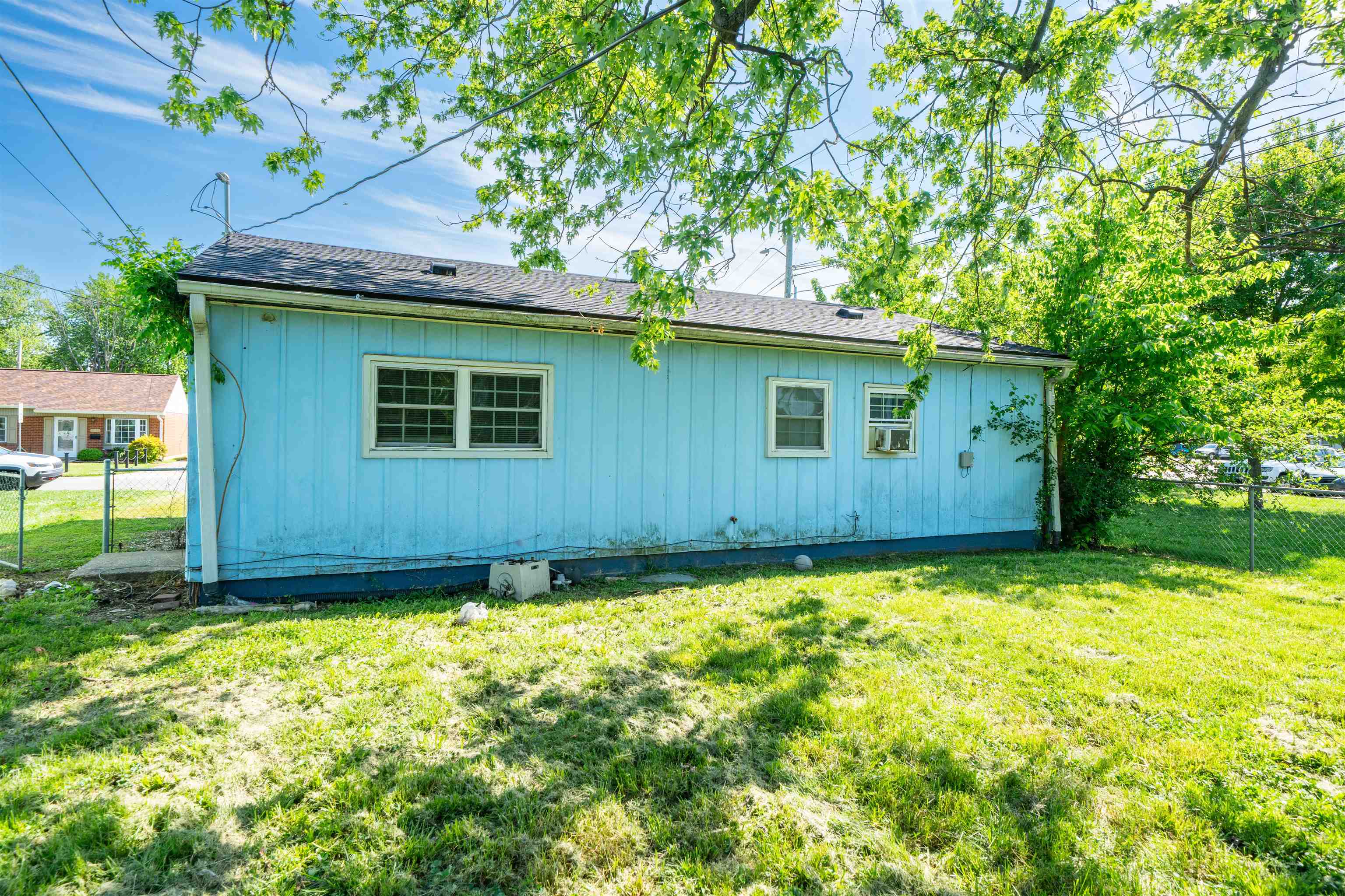2731 West 10th St., Owensboro, Kentucky 42301, 3 Bedrooms Bedrooms, ,1 BathroomBathrooms,Single Family Residence,For Sale,West 10th St.,94731