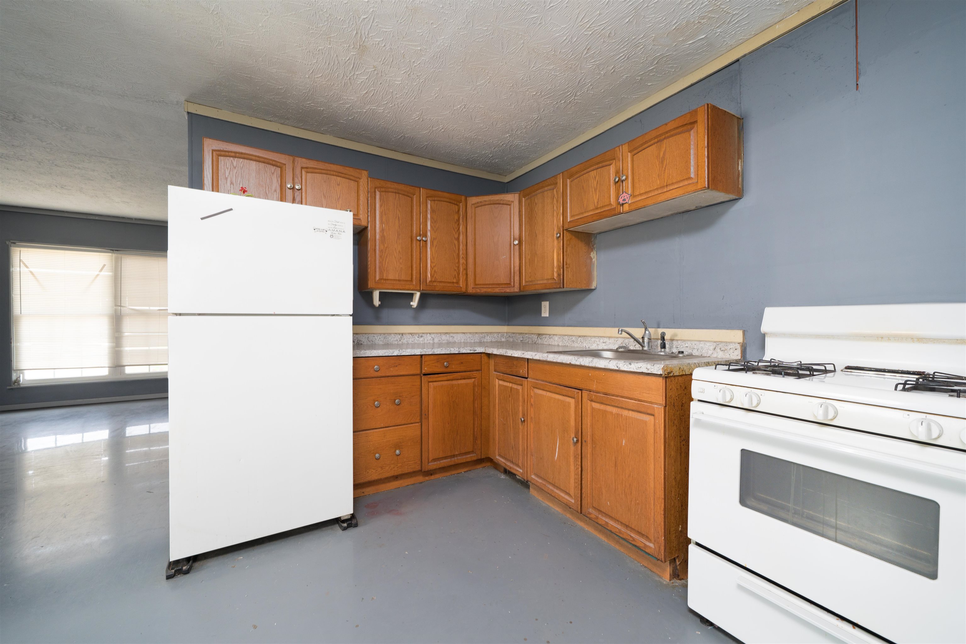 2731 West 10th St., Owensboro, Kentucky 42301, 3 Bedrooms Bedrooms, ,1 BathroomBathrooms,Single Family Residence,For Sale,West 10th St.,94731