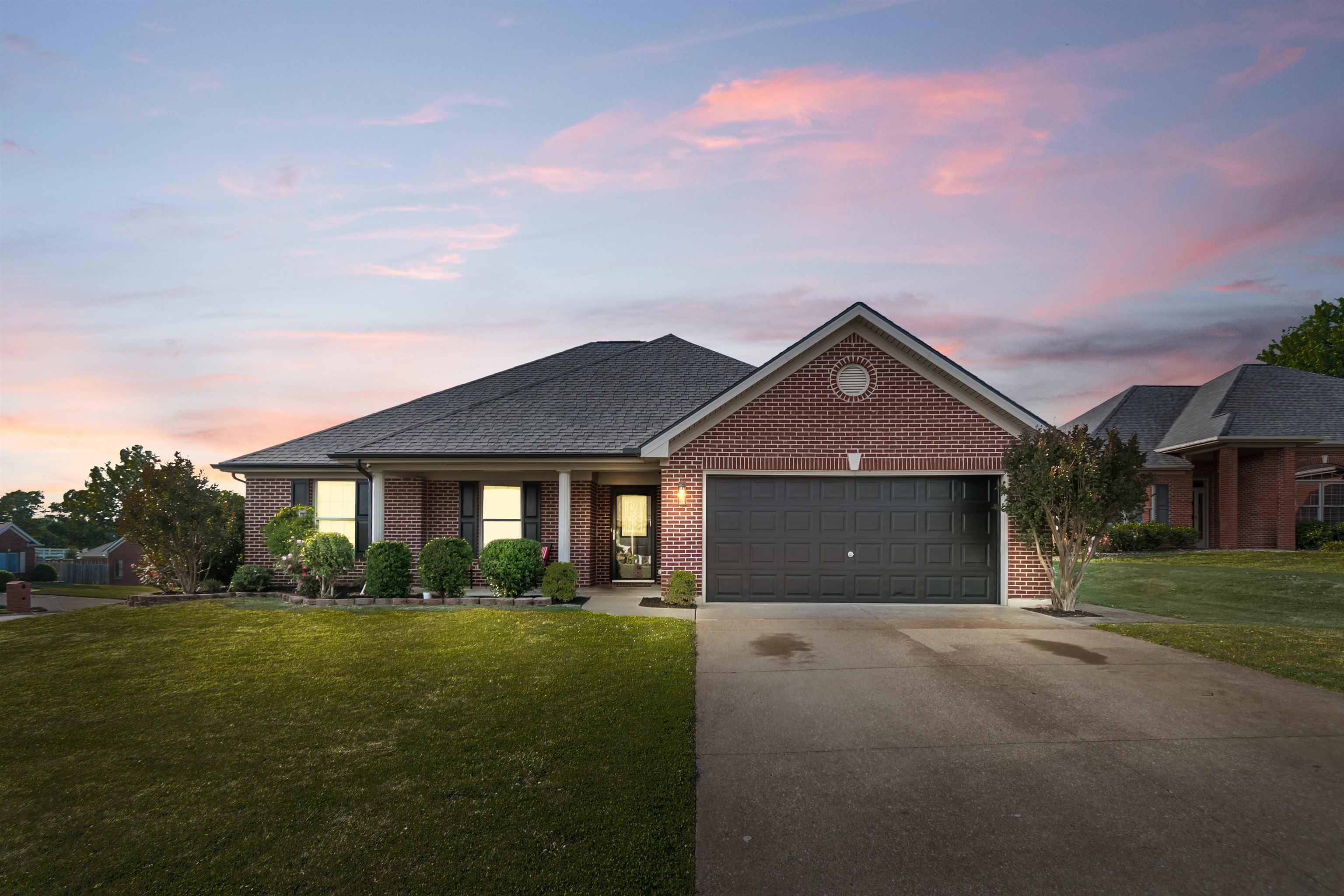 3601 Runnymede, Owensboro, Kentucky 42303, 3 Bedrooms Bedrooms, ,2 BathroomsBathrooms,Single Family Residence,For Sale,3601 Runnymede,94732