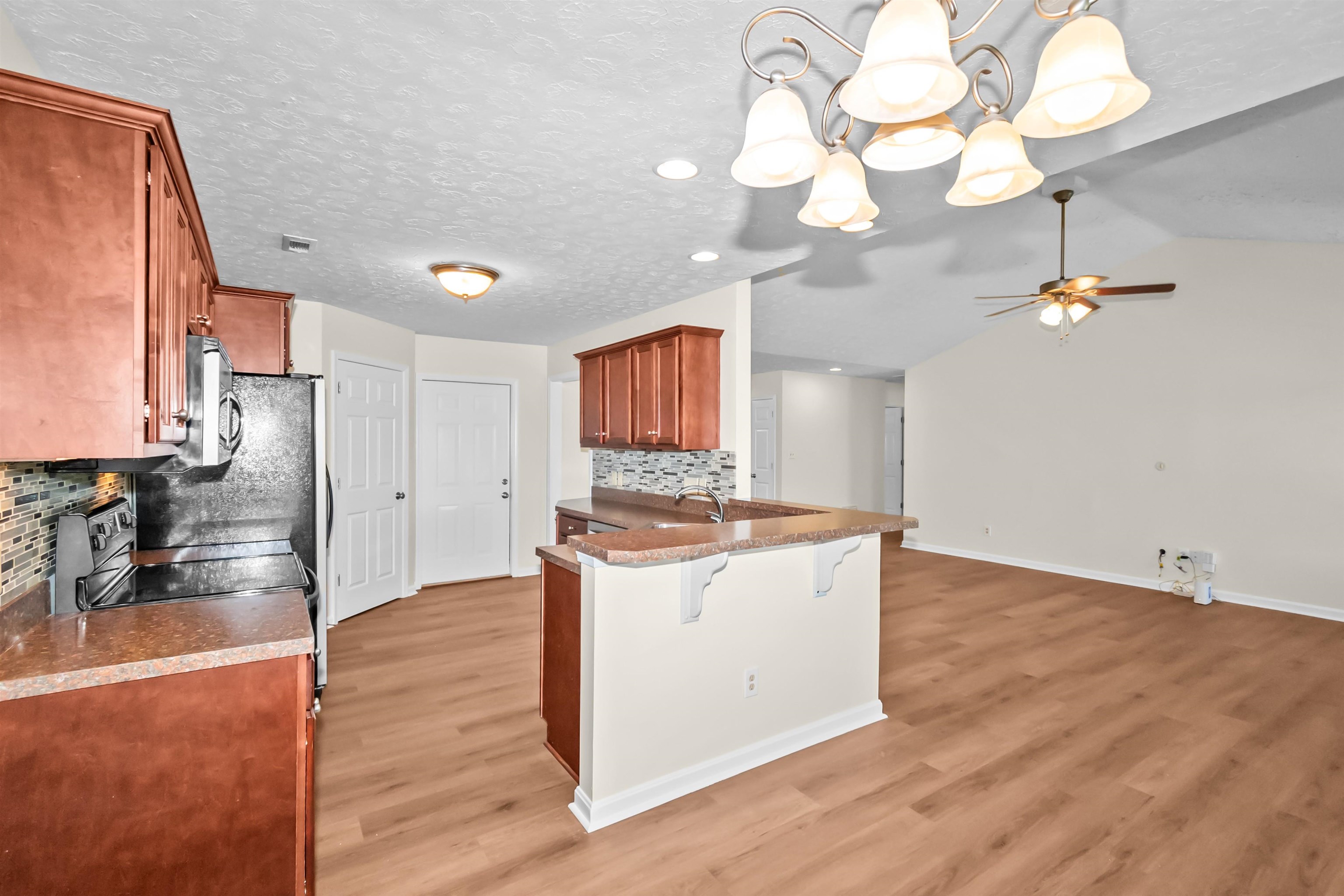 3601 Runnymede, Owensboro, Kentucky 42303, 3 Bedrooms Bedrooms, ,2 BathroomsBathrooms,Single Family Residence,For Sale,3601 Runnymede,94732
