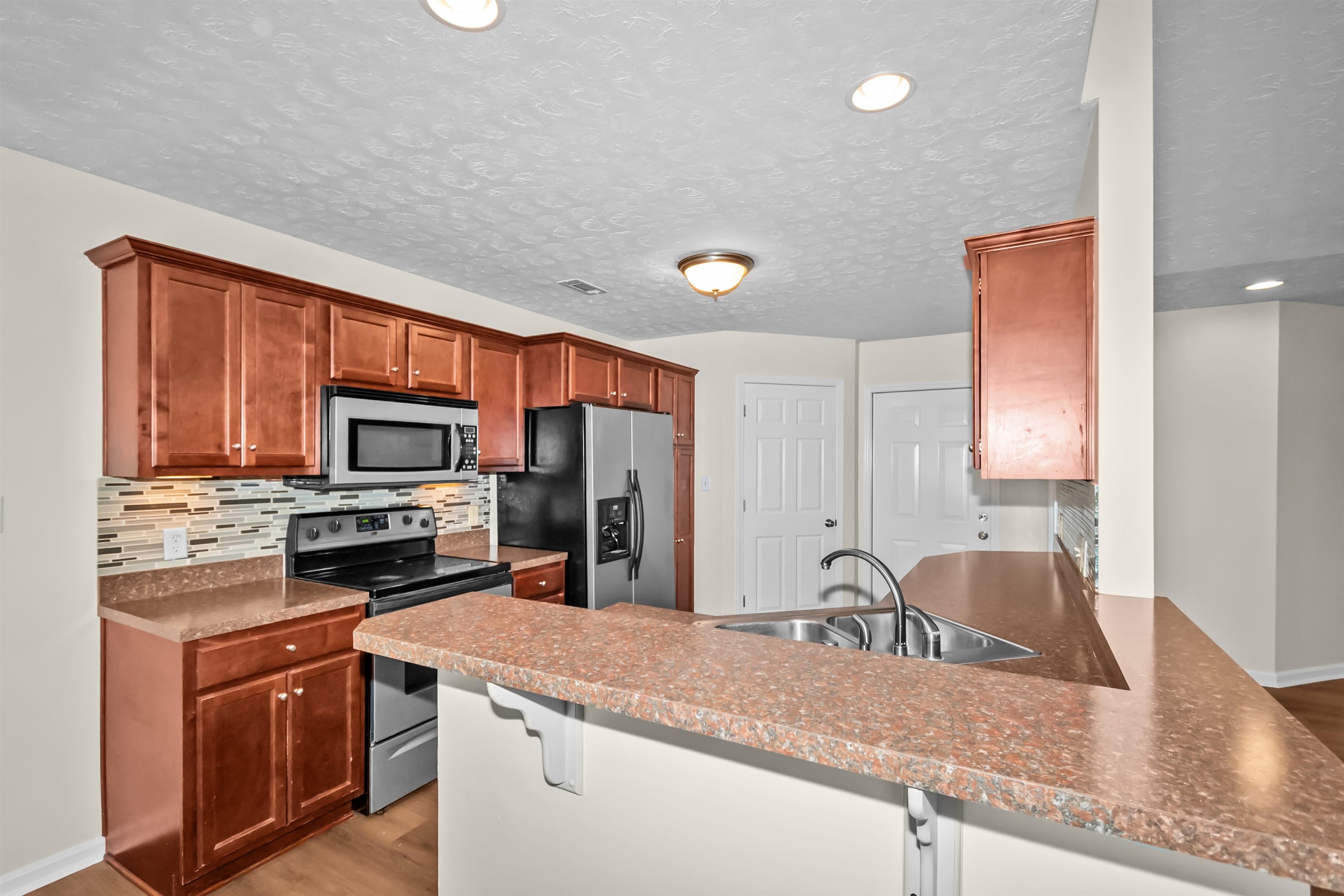 3601 Runnymede, Owensboro, Kentucky 42303, 3 Bedrooms Bedrooms, ,2 BathroomsBathrooms,Single Family Residence,For Sale,3601 Runnymede,94732