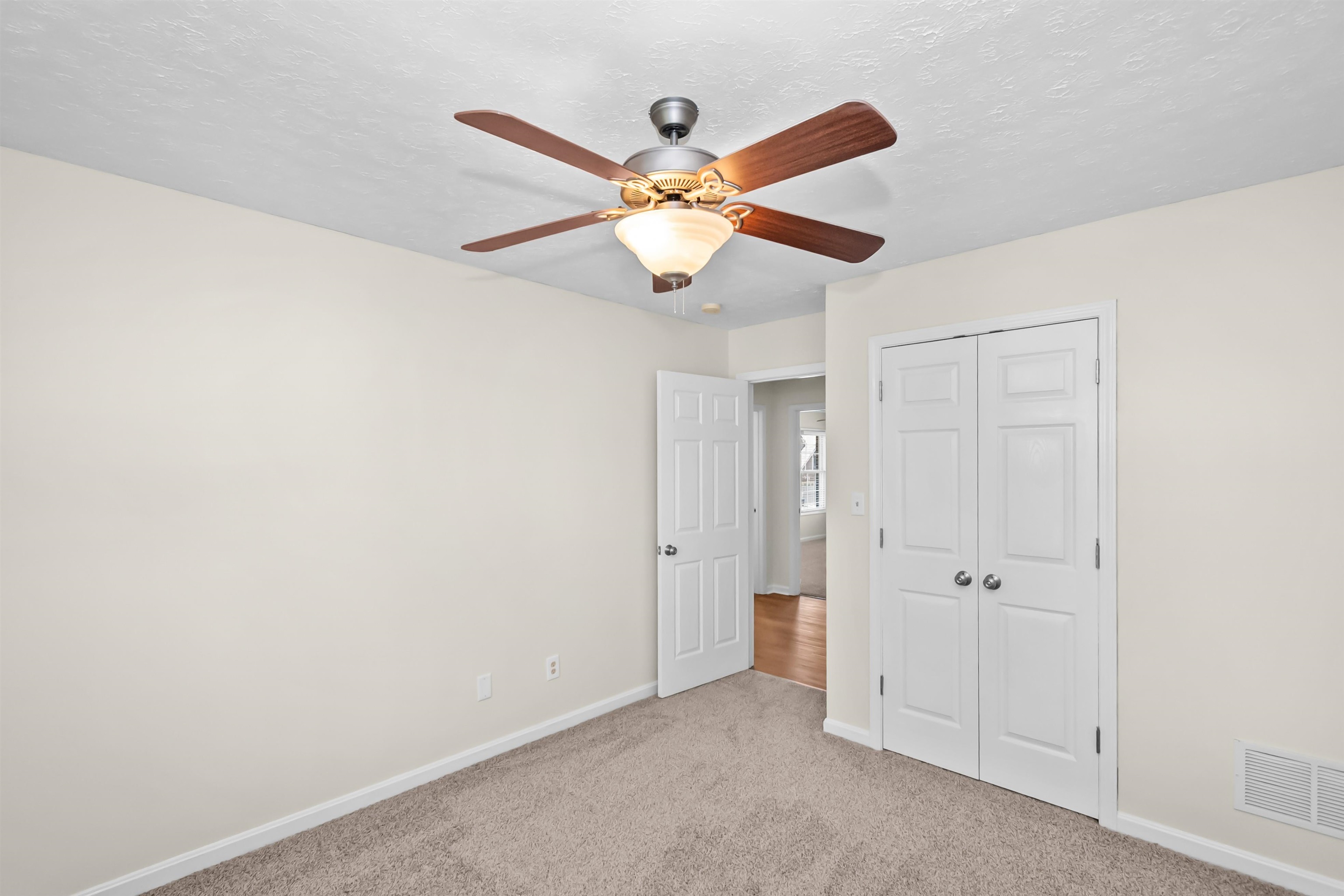 3601 Runnymede, Owensboro, Kentucky 42303, 3 Bedrooms Bedrooms, ,2 BathroomsBathrooms,Single Family Residence,For Sale,3601 Runnymede,94732