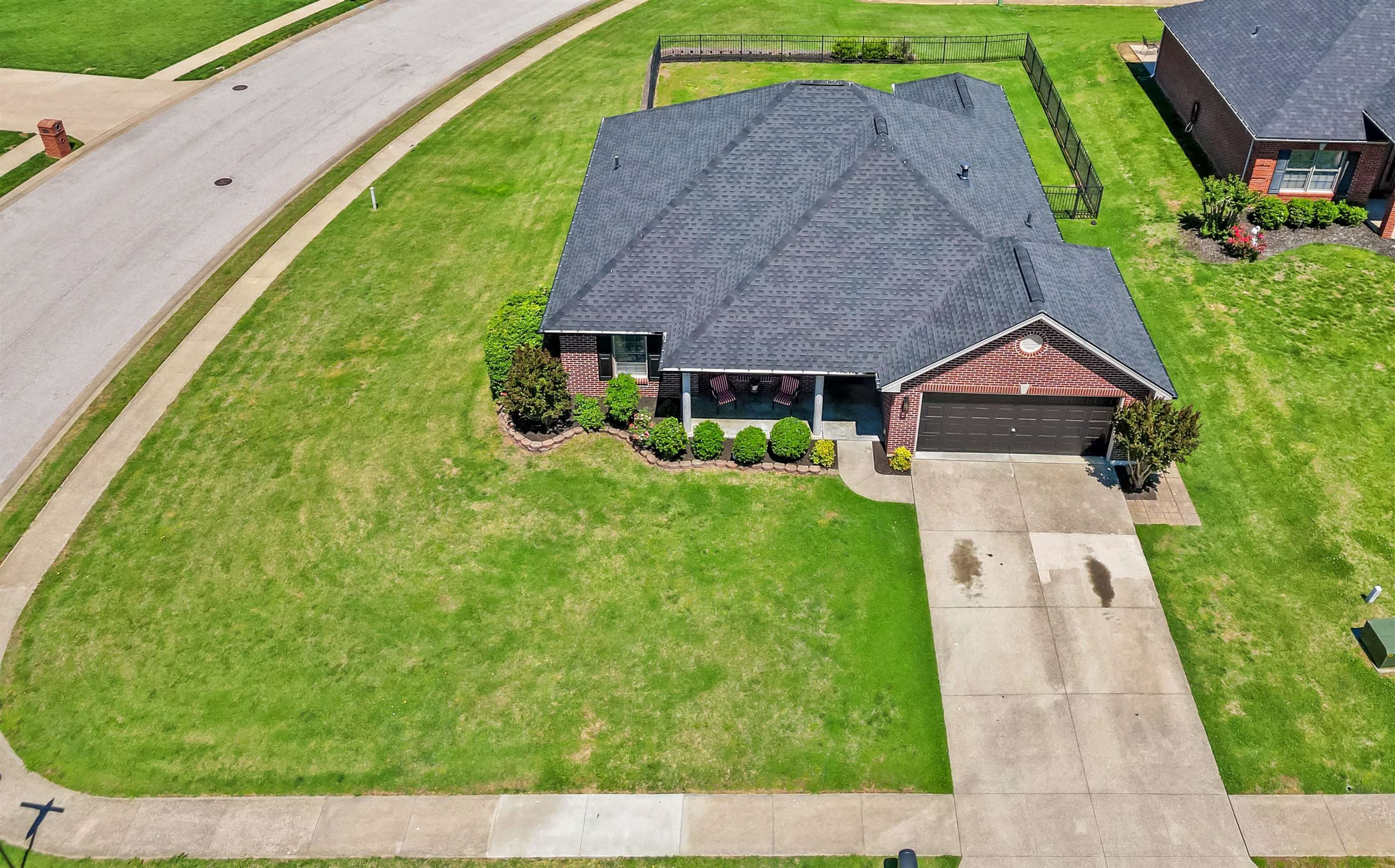 3601 Runnymede, Owensboro, Kentucky 42303, 3 Bedrooms Bedrooms, ,2 BathroomsBathrooms,Single Family Residence,For Sale,3601 Runnymede,94732