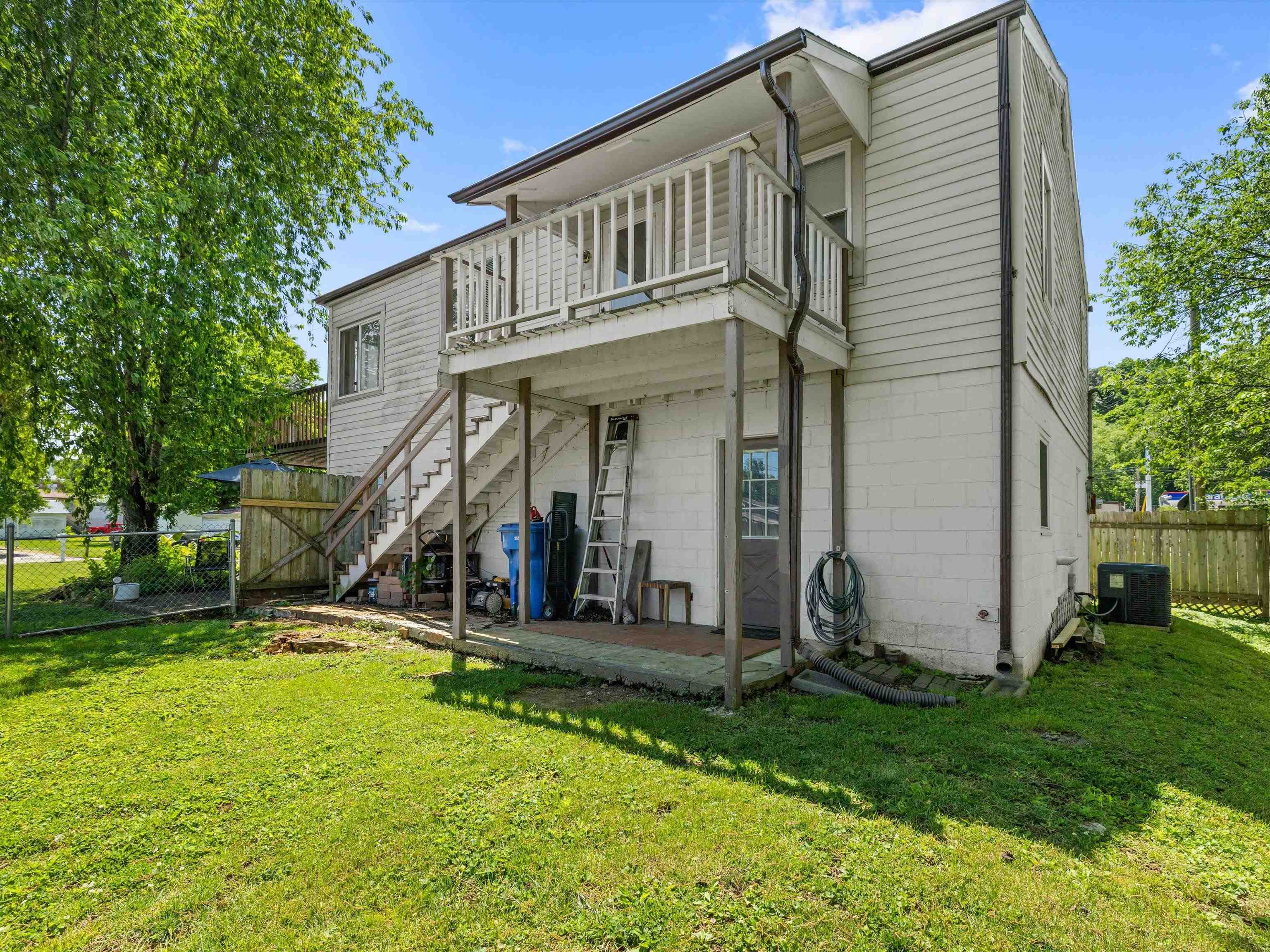 175 Monroe St, Hawesville, Kentucky 42348, 2 Bedrooms Bedrooms, ,1 BathroomBathrooms,Single Family Residence,For Sale,Monroe St,94733