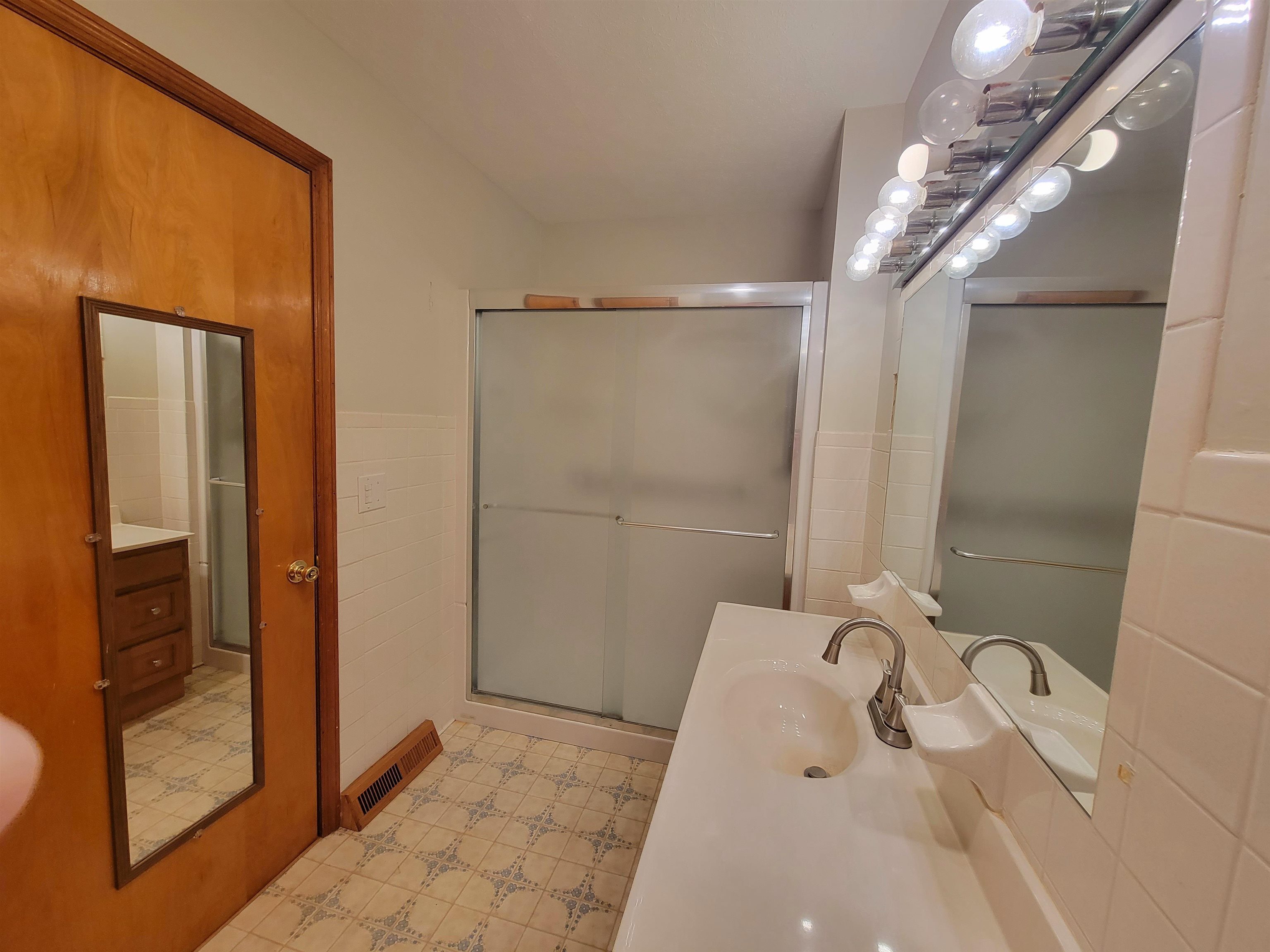 201 E Iron Mountain Dr, Hartford, Kentucky 42347, 3 Bedrooms Bedrooms, ,1 BathroomBathrooms,Single Family Residence,For Sale,E Iron Mountain Dr,94739
