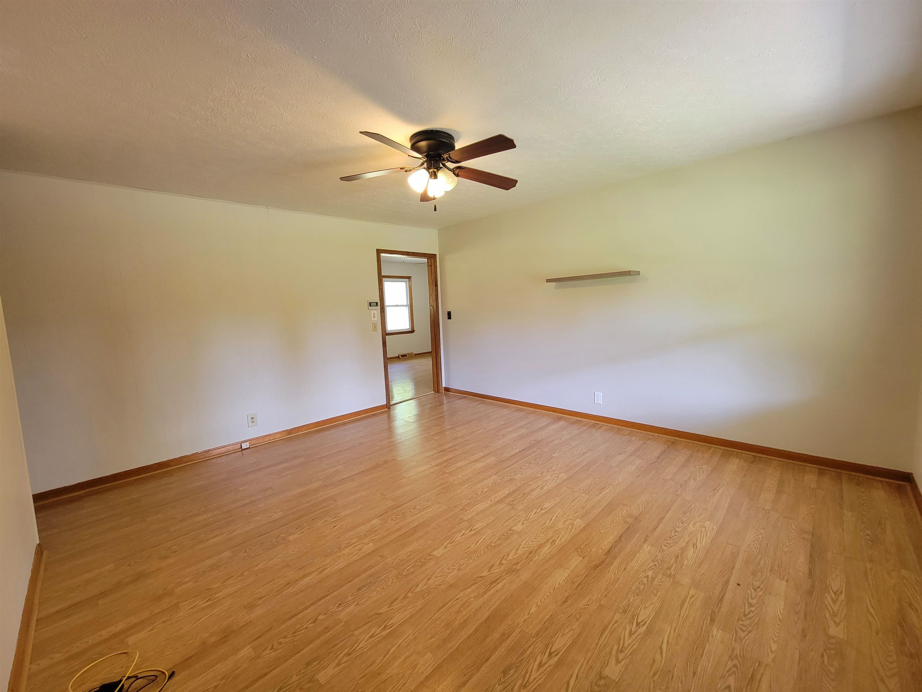 201 E Iron Mountain Dr, Hartford, Kentucky 42347, 3 Bedrooms Bedrooms, ,1 BathroomBathrooms,Single Family Residence,For Sale,E Iron Mountain Dr,94739