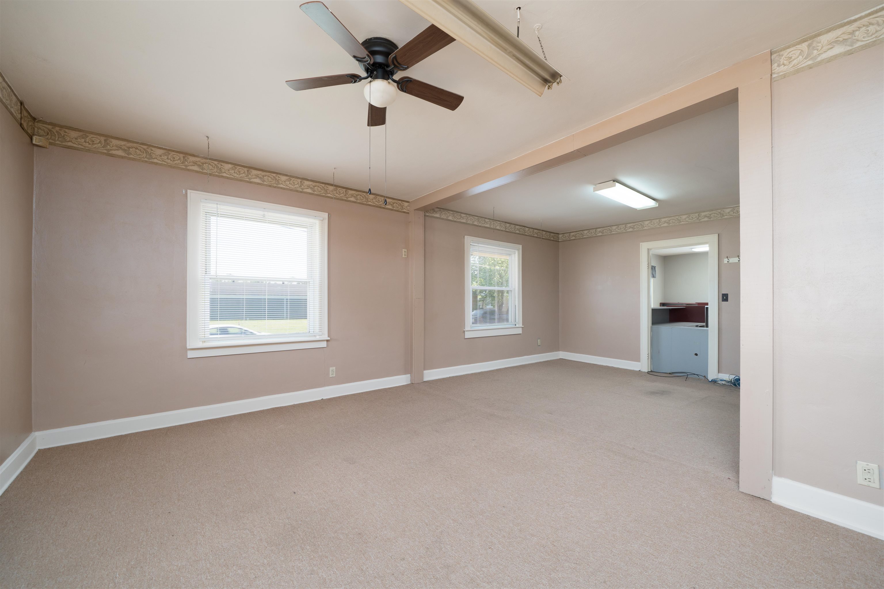 629 21st St, Owensboro, Kentucky 42301, ,Office,For Sale,21st St,94741