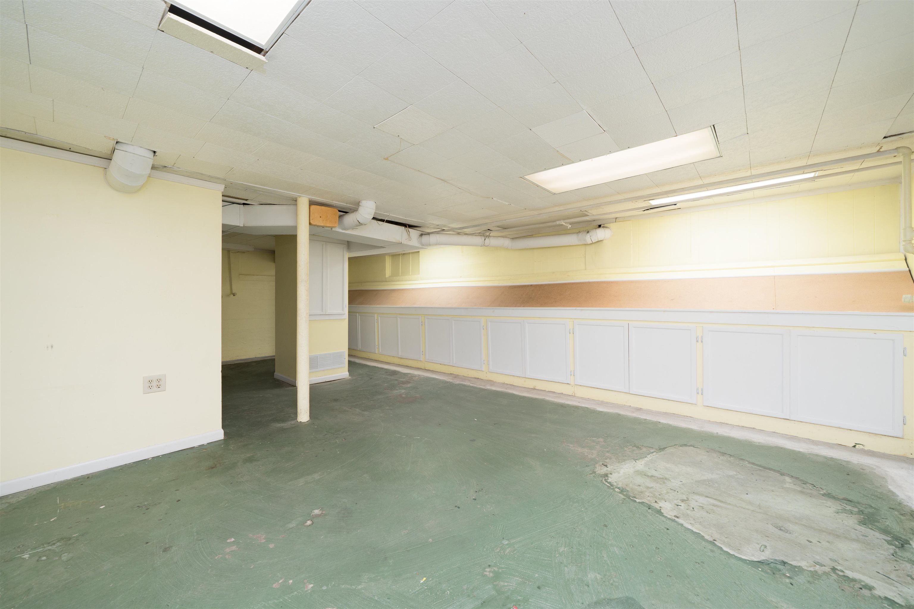 629 21st St, Owensboro, Kentucky 42301, ,Office,For Sale,21st St,94741