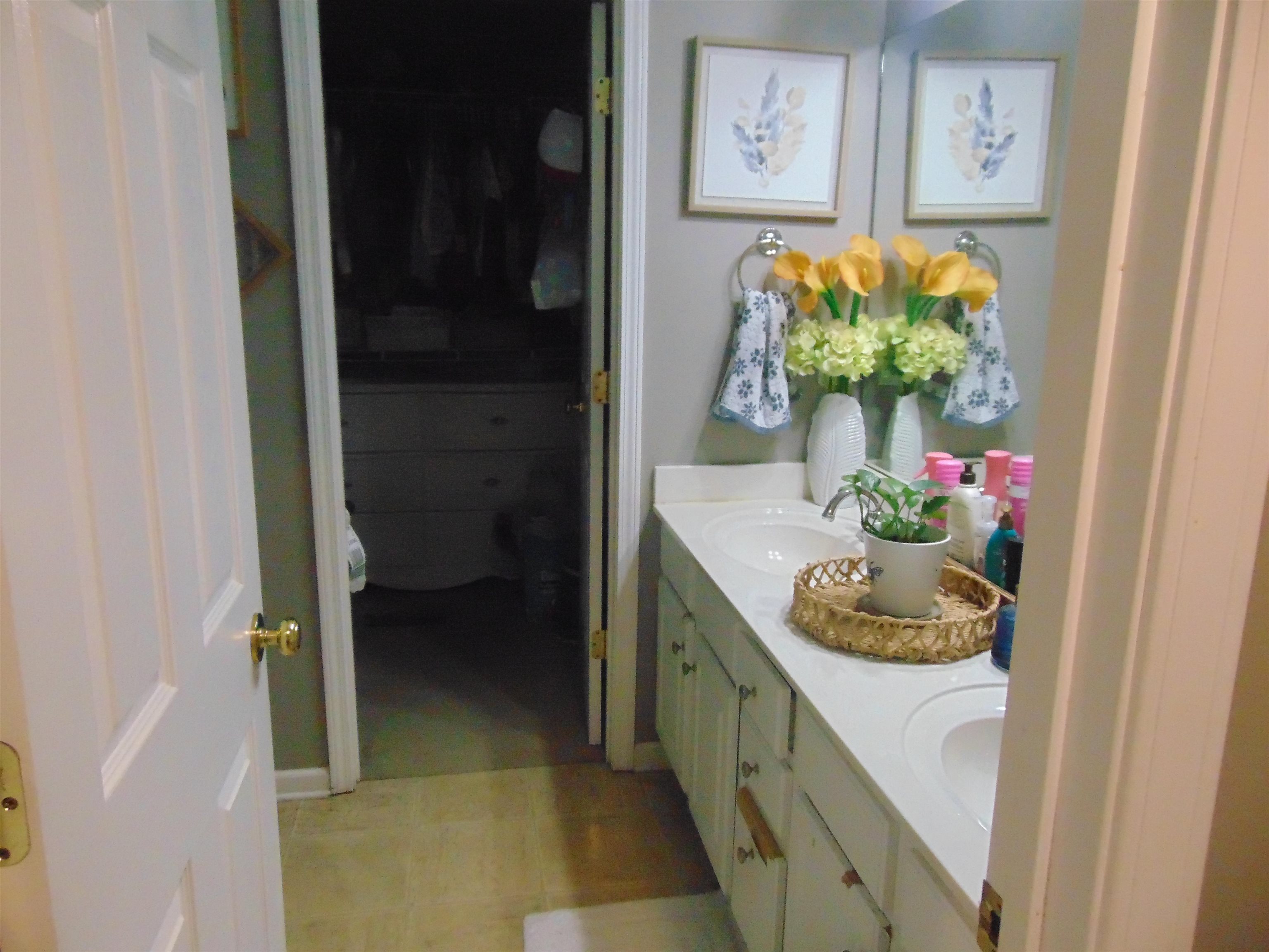109 Shadowood Trl, Hopkinsville, Kentucky 42240, 3 Bedrooms Bedrooms, ,2 BathroomsBathrooms,Single Family Residence,For Sale,Shadowood Trl,94748