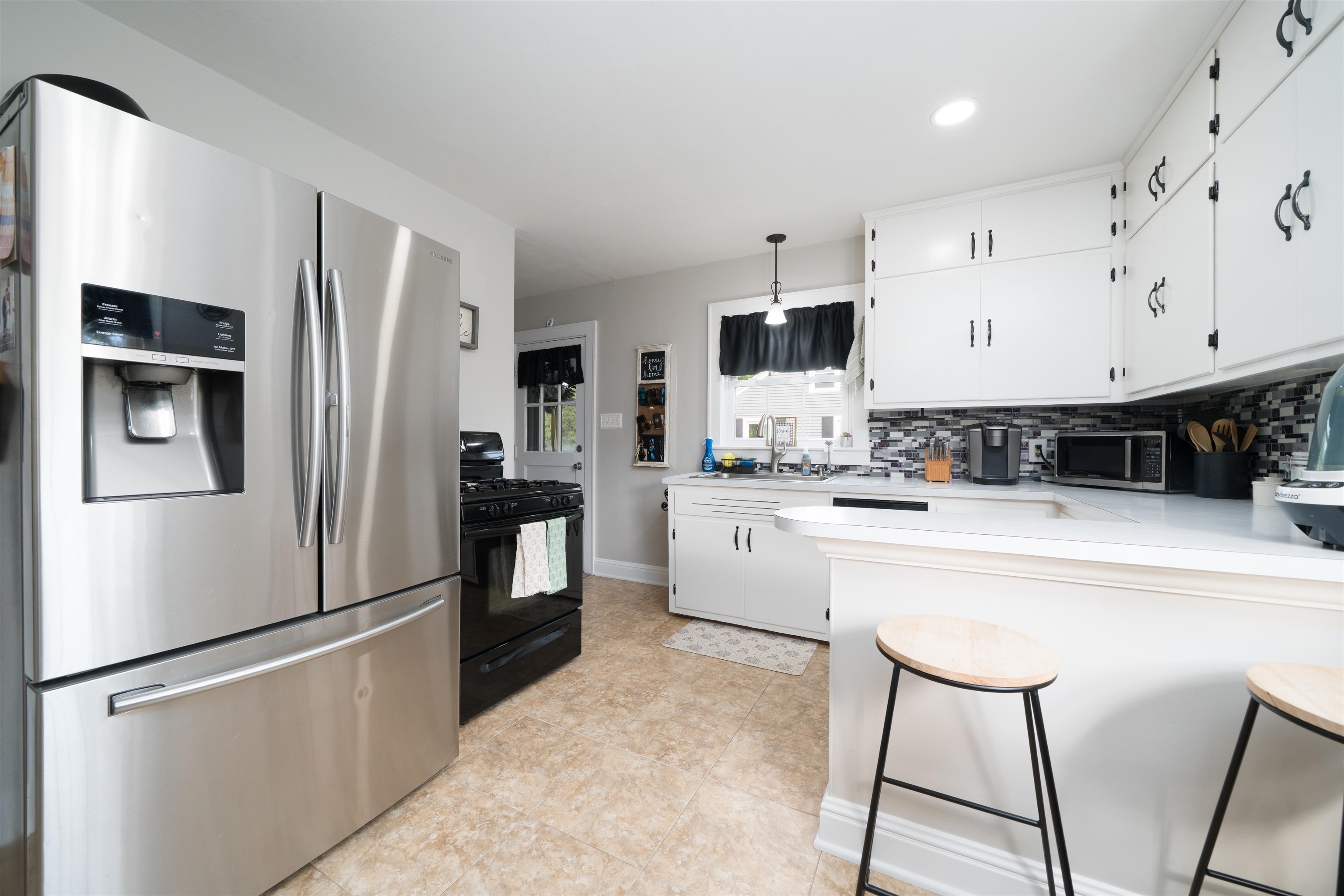 1824 Sunset Drive, Owensboro, Kentucky 42301, 2 Bedrooms Bedrooms, ,1 BathroomBathrooms,Single Family Residence,For Sale,Sunset Drive,94761