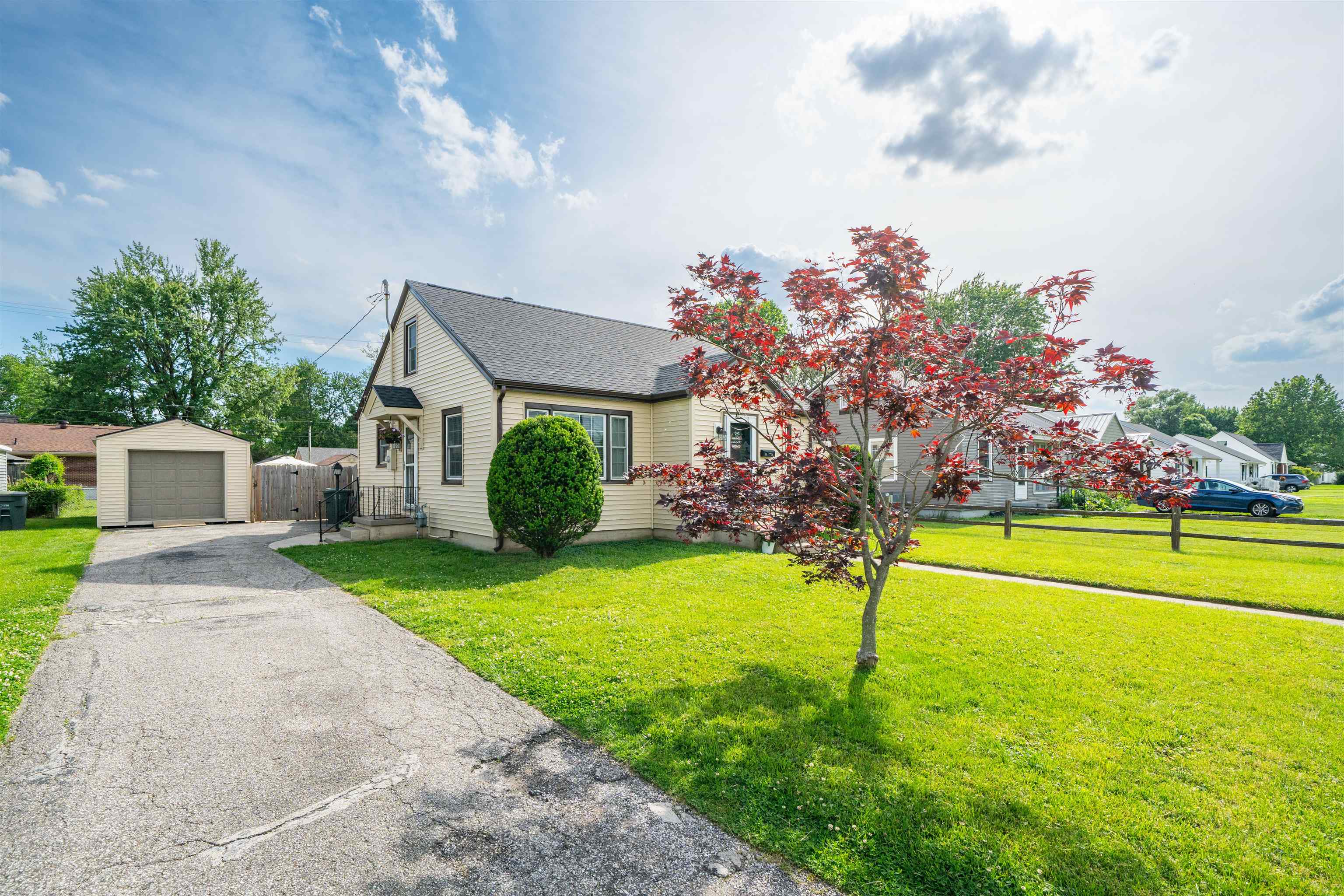 1824 Sunset Drive, Owensboro, Kentucky 42301, 2 Bedrooms Bedrooms, ,1 BathroomBathrooms,Single Family Residence,For Sale,Sunset Drive,94761
