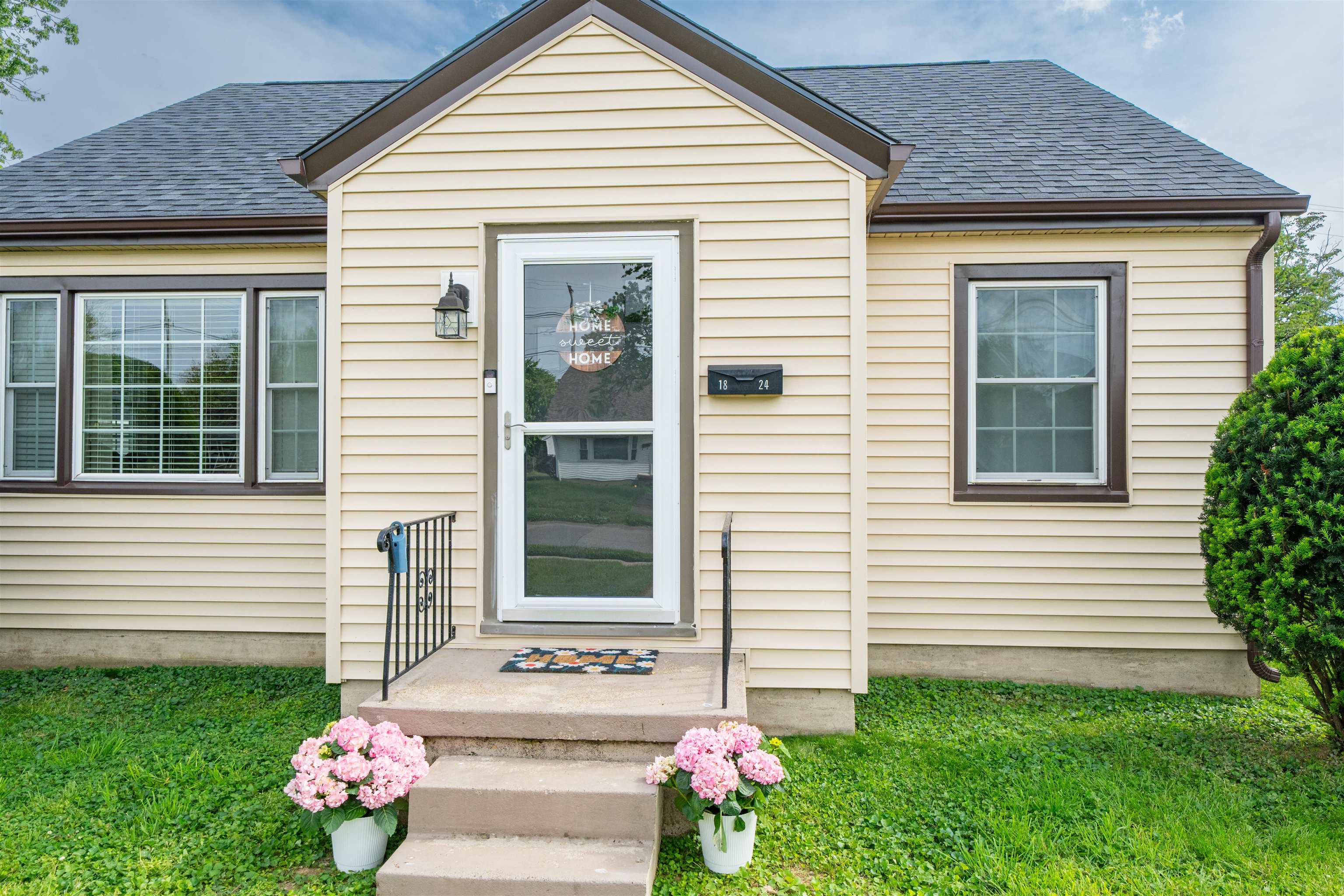 1824 Sunset Drive, Owensboro, Kentucky 42301, 2 Bedrooms Bedrooms, ,1 BathroomBathrooms,Single Family Residence,For Sale,Sunset Drive,94761