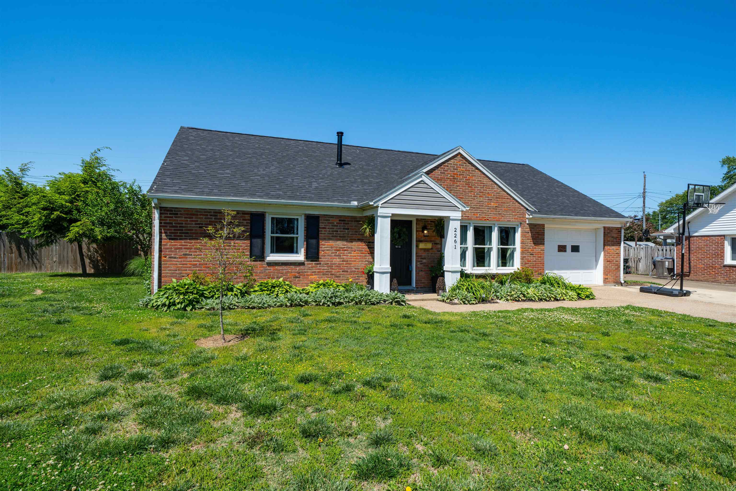 2261 Hoop Junior Court, Owensboro, Kentucky 42301, 4 Bedrooms Bedrooms, ,2 BathroomsBathrooms,Single Family Residence,For Sale,Hoop Junior Court,94764