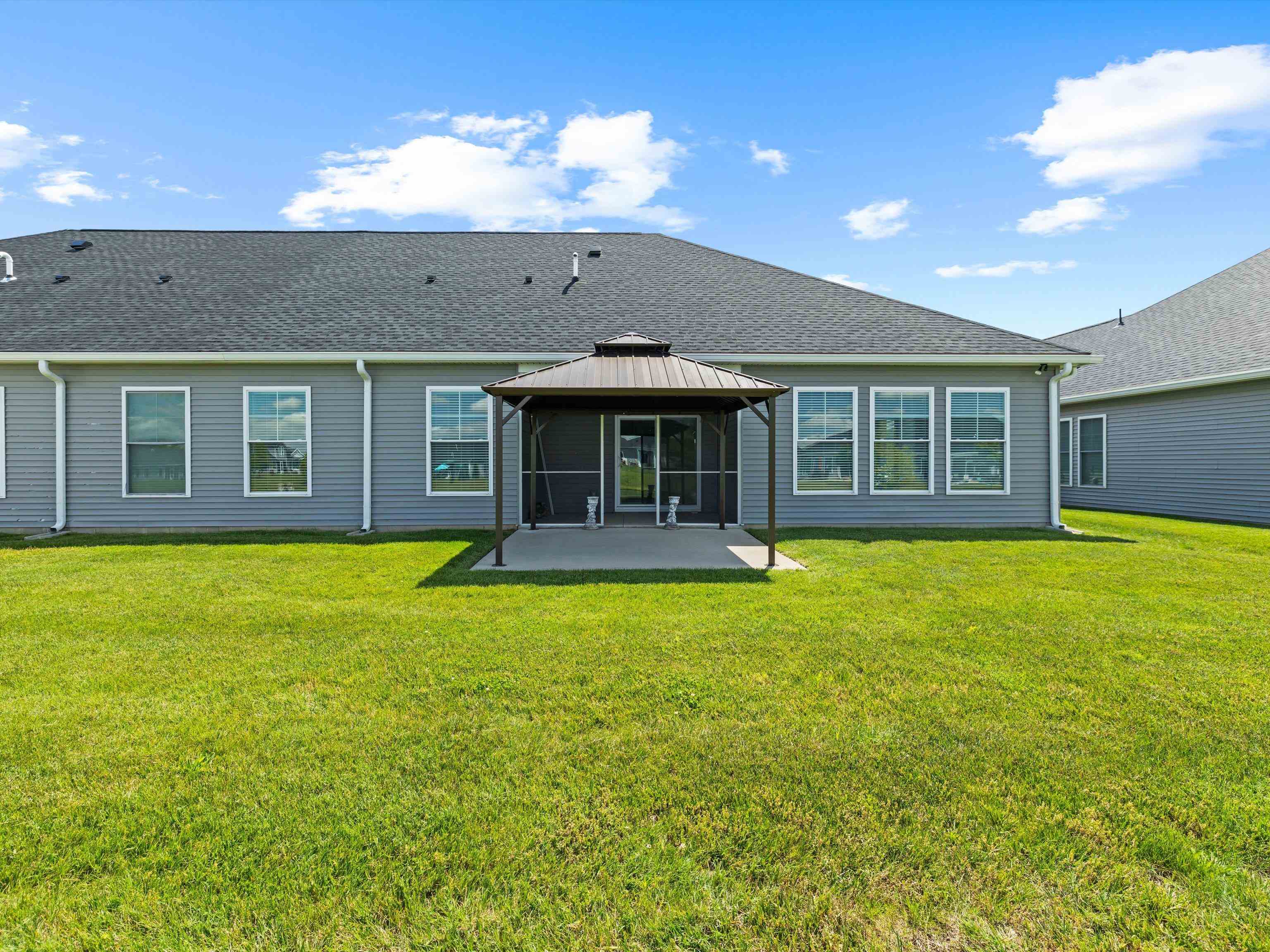 2558 Watson Circle, Owensboro, Kentucky 42301, 2 Bedrooms Bedrooms, ,2 BathroomsBathrooms,Single Family Residence,For Sale,Watson Circle,94781